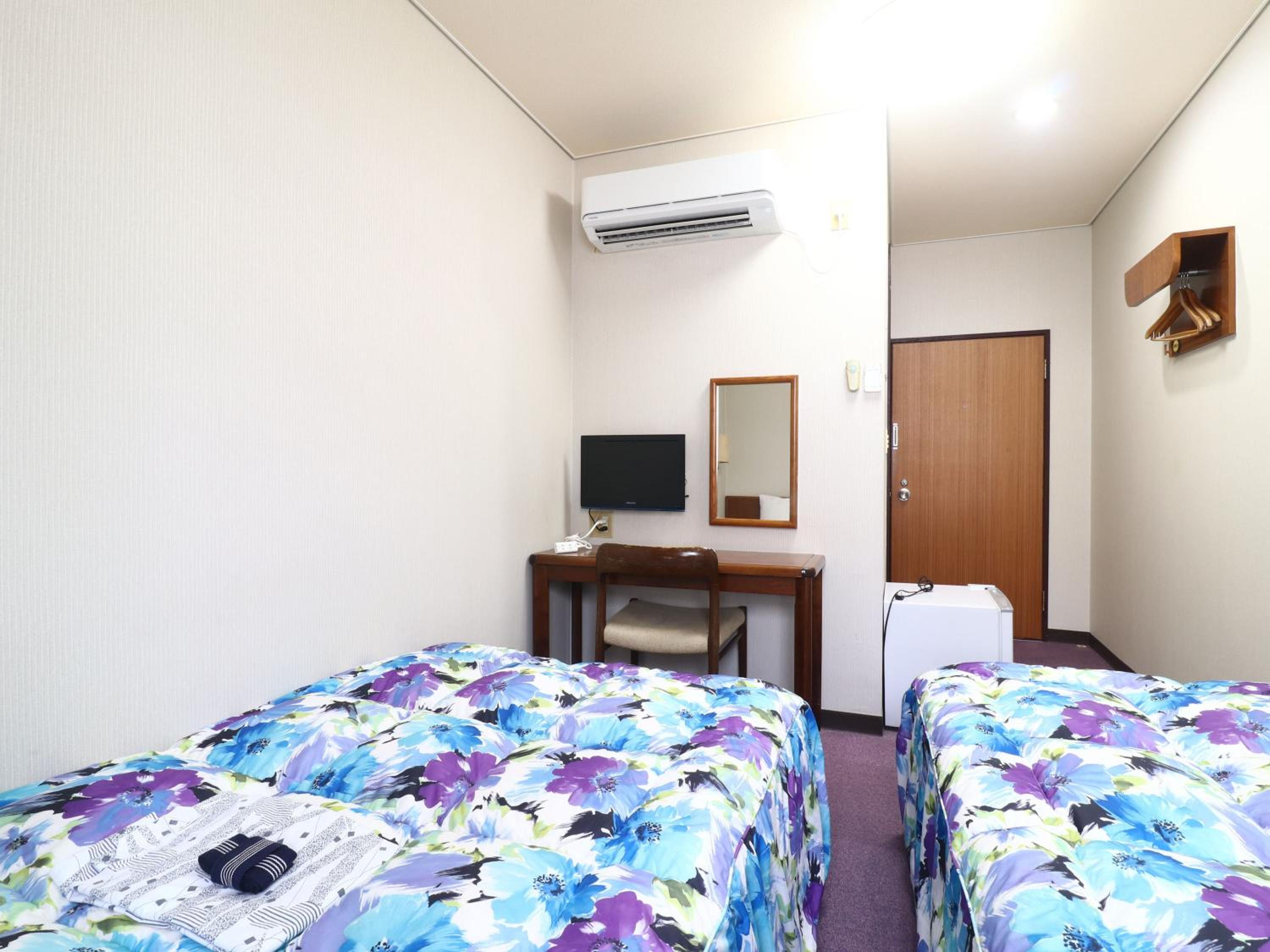 Economy Twin Room