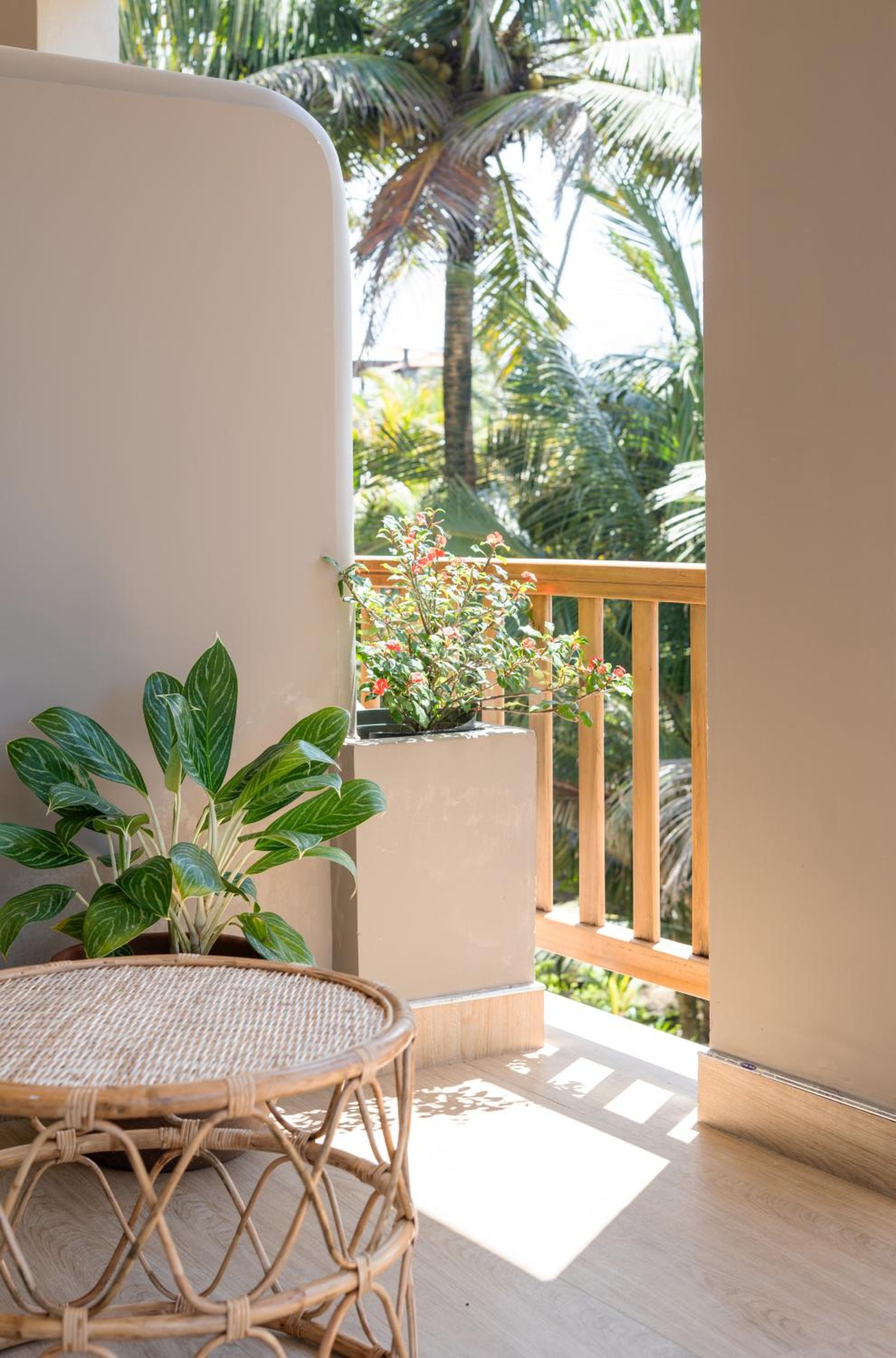 Deluxe Double Room with Balcony photo 3
