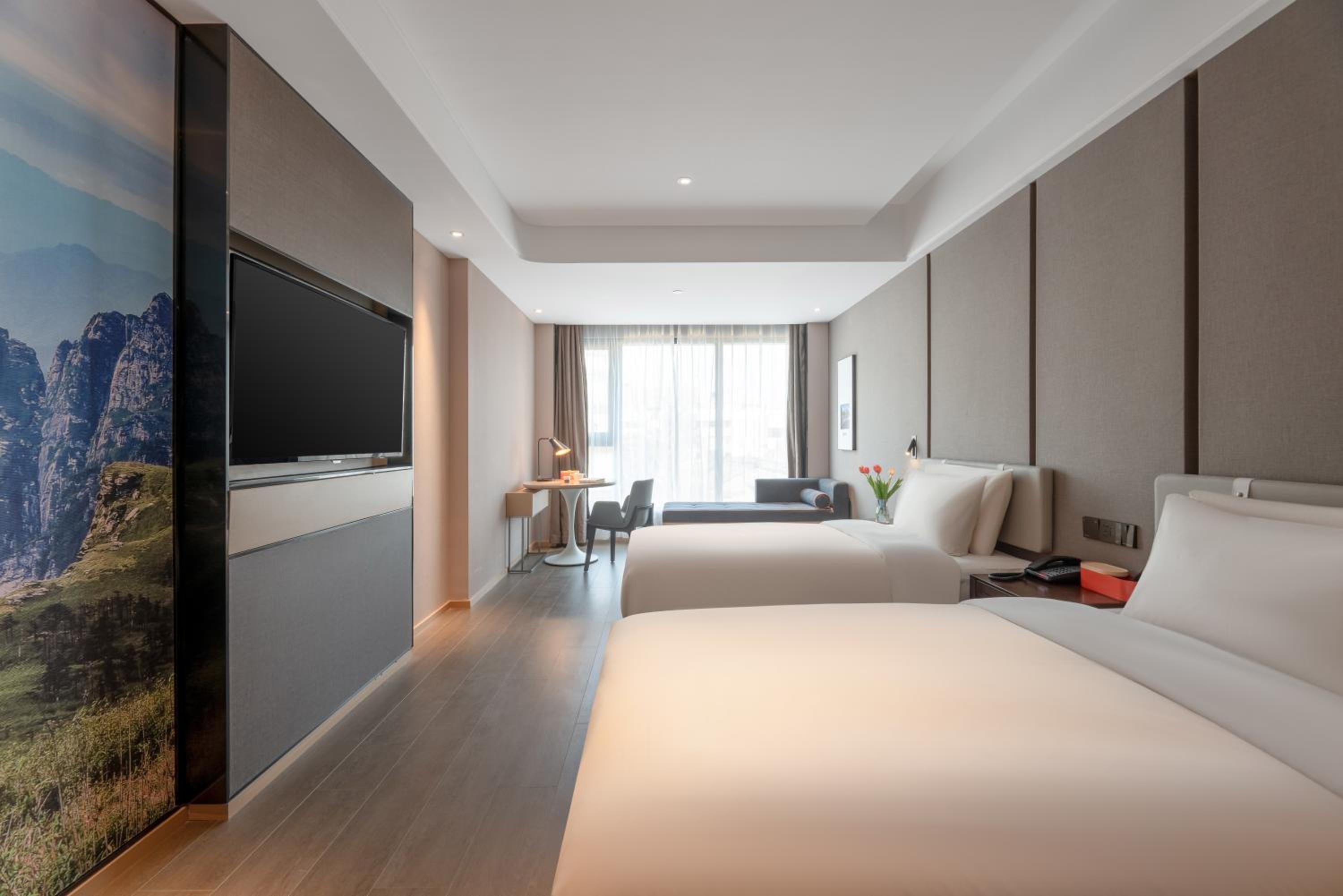 Jimu Twin Room with City View
