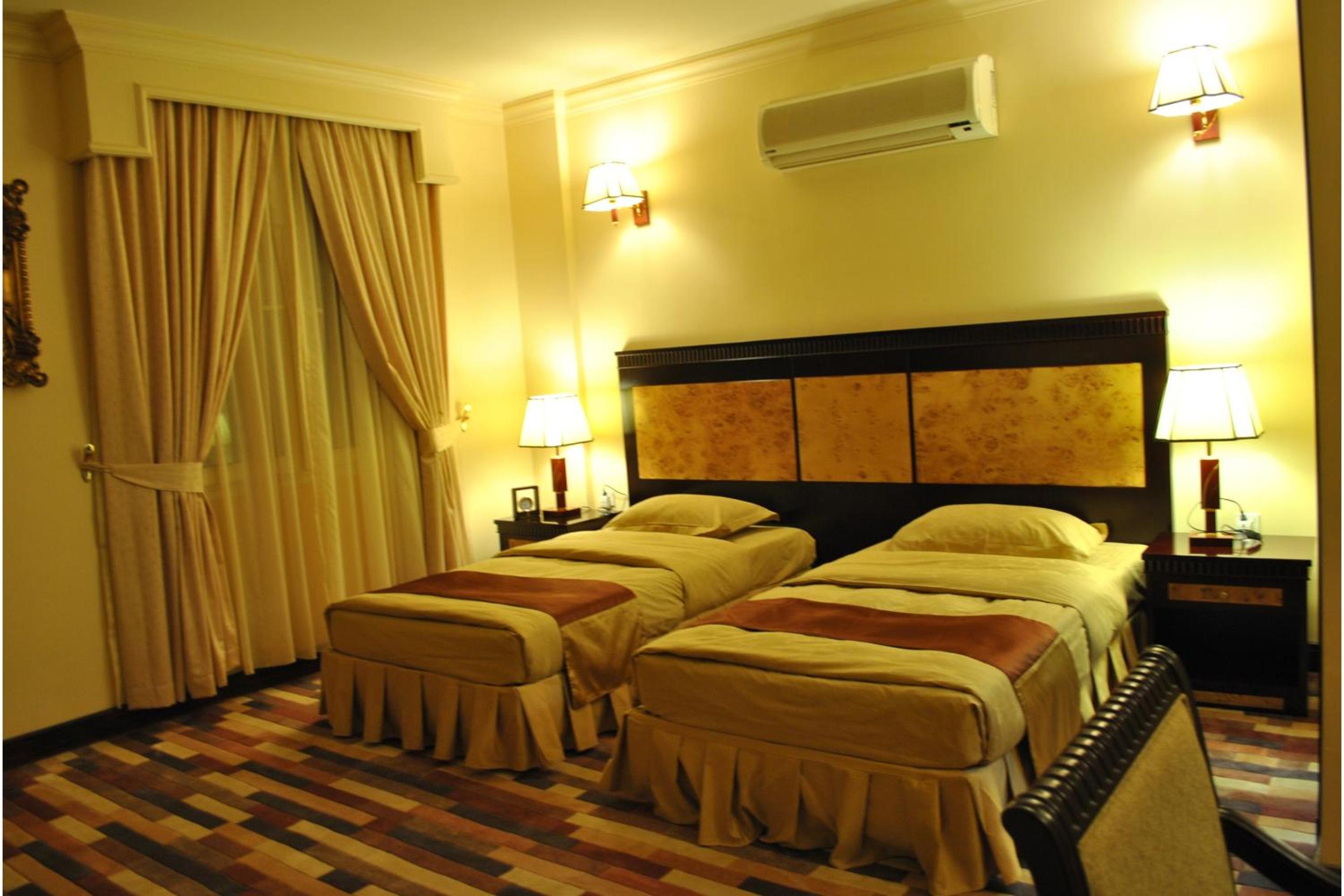 Deluxe Twin Room photo 1