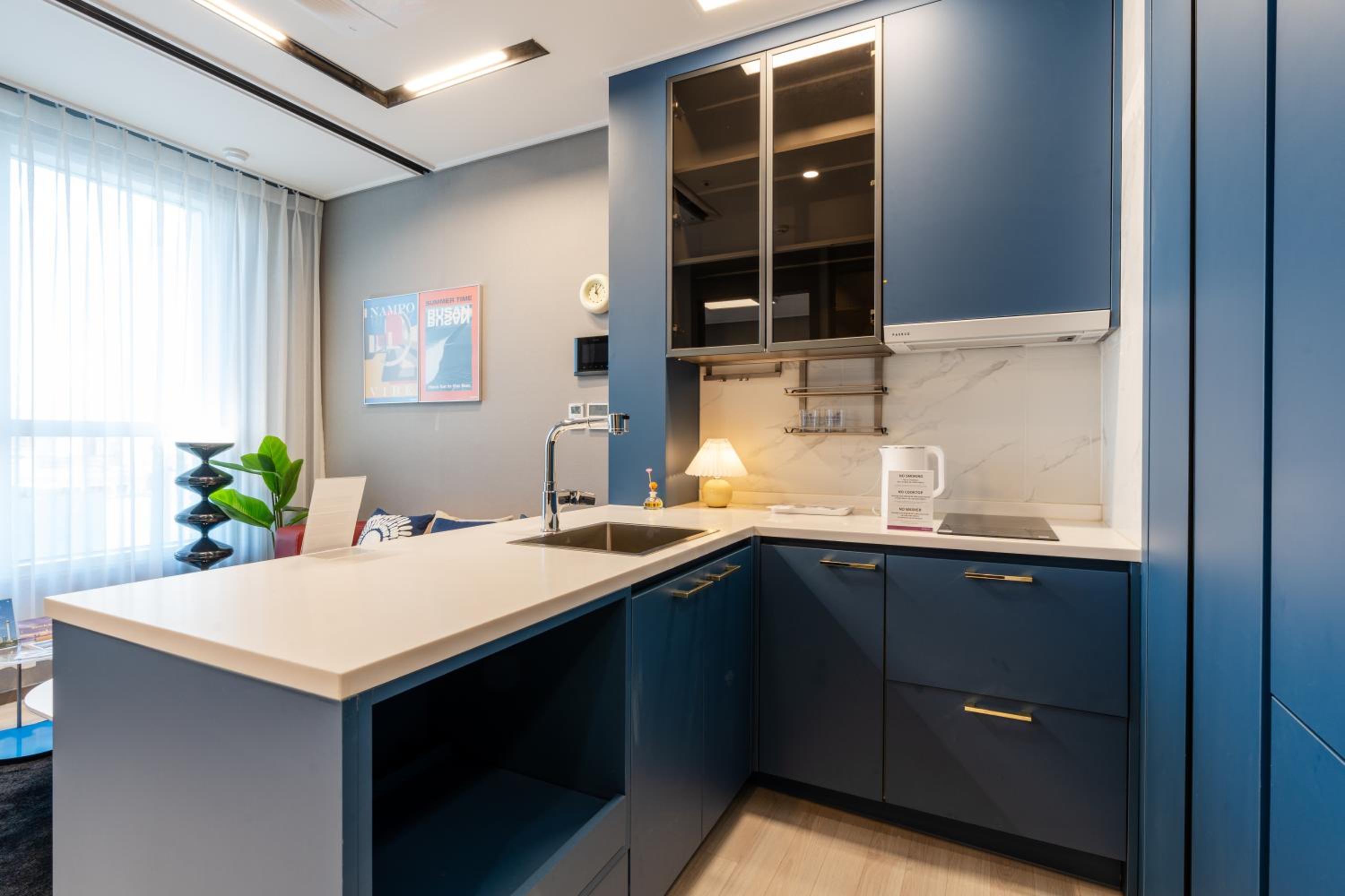 Suite - Photo 14