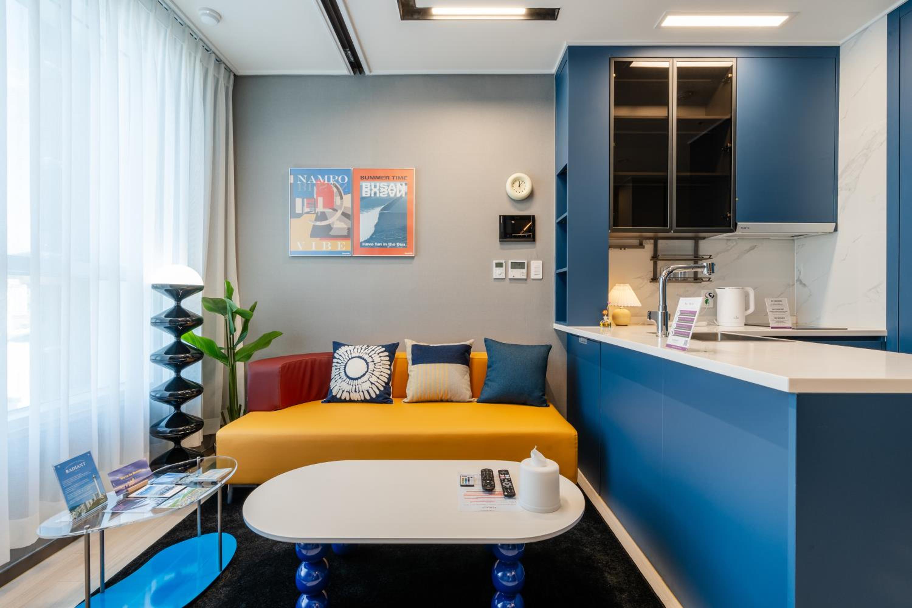 Suite - Photo 1