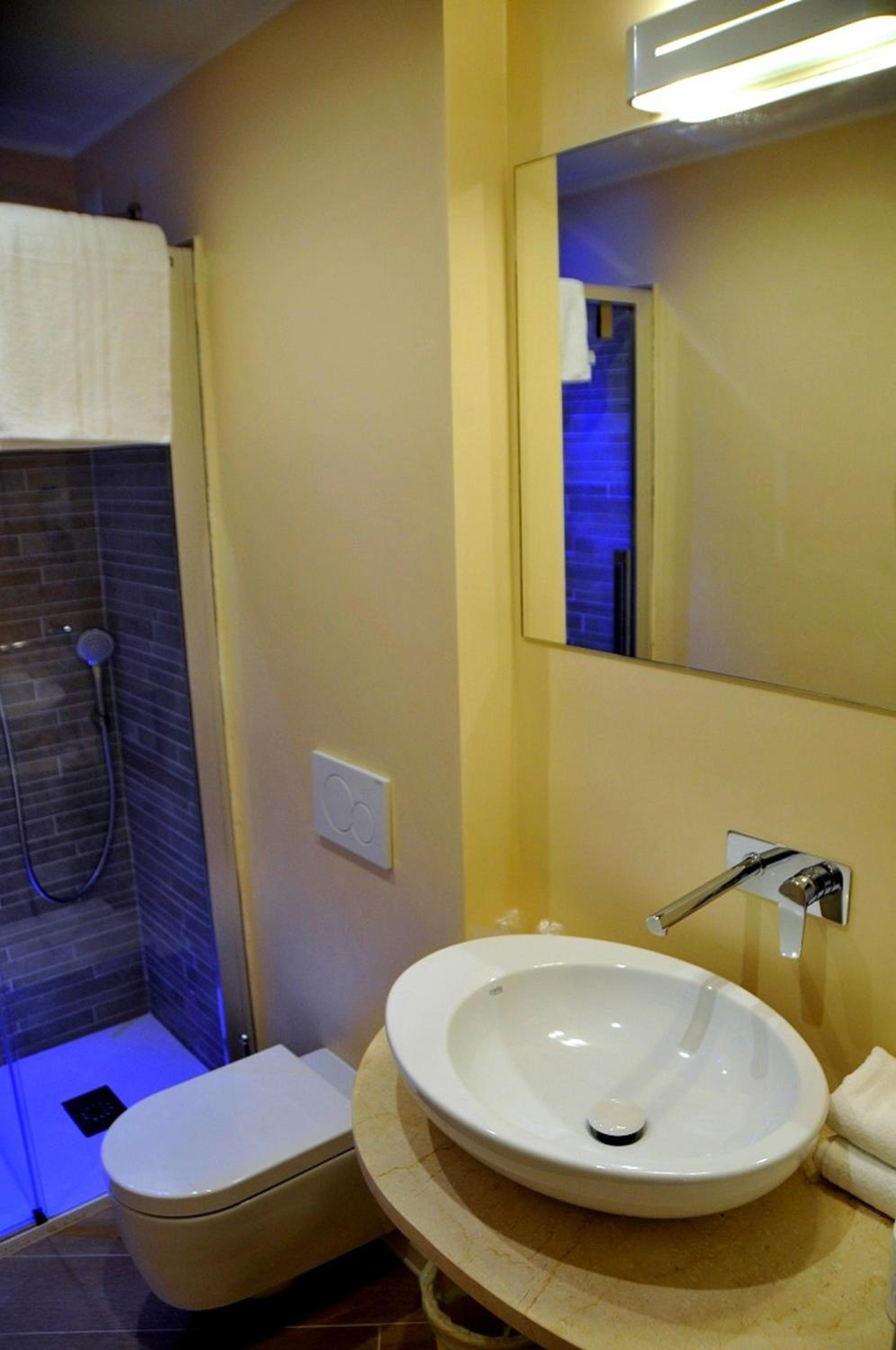 Double Room - Photo 20