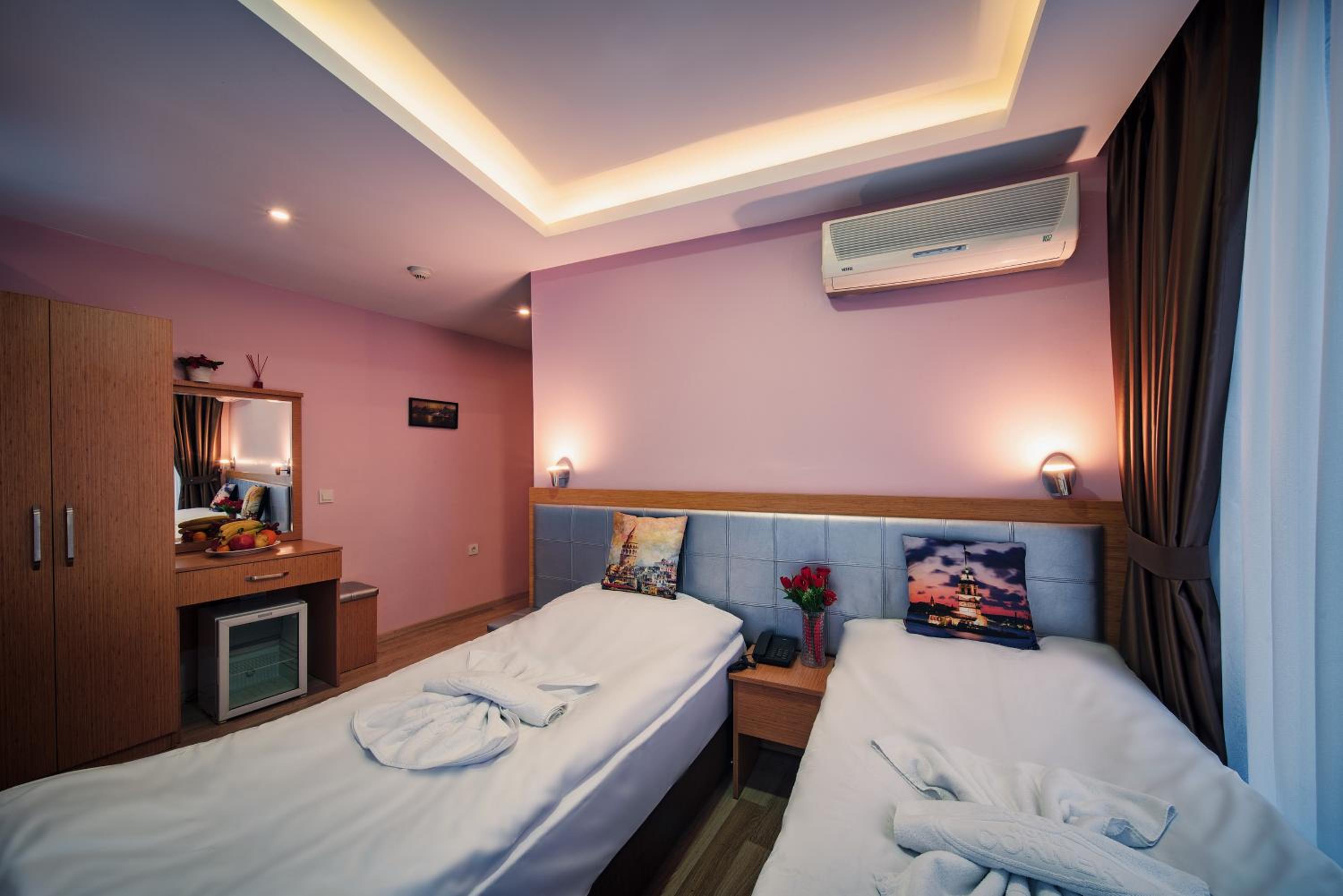 Standard Twin Room photo 2