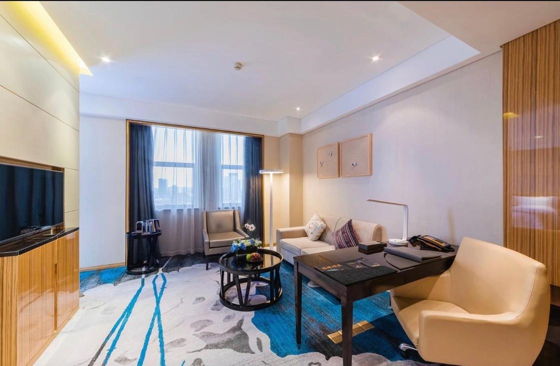 Business Suite (With 2 Breakfast) photo 3