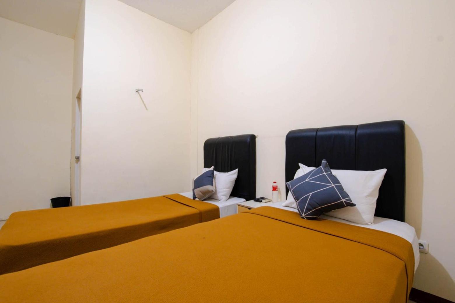 Standard Twin Room - Photo 6