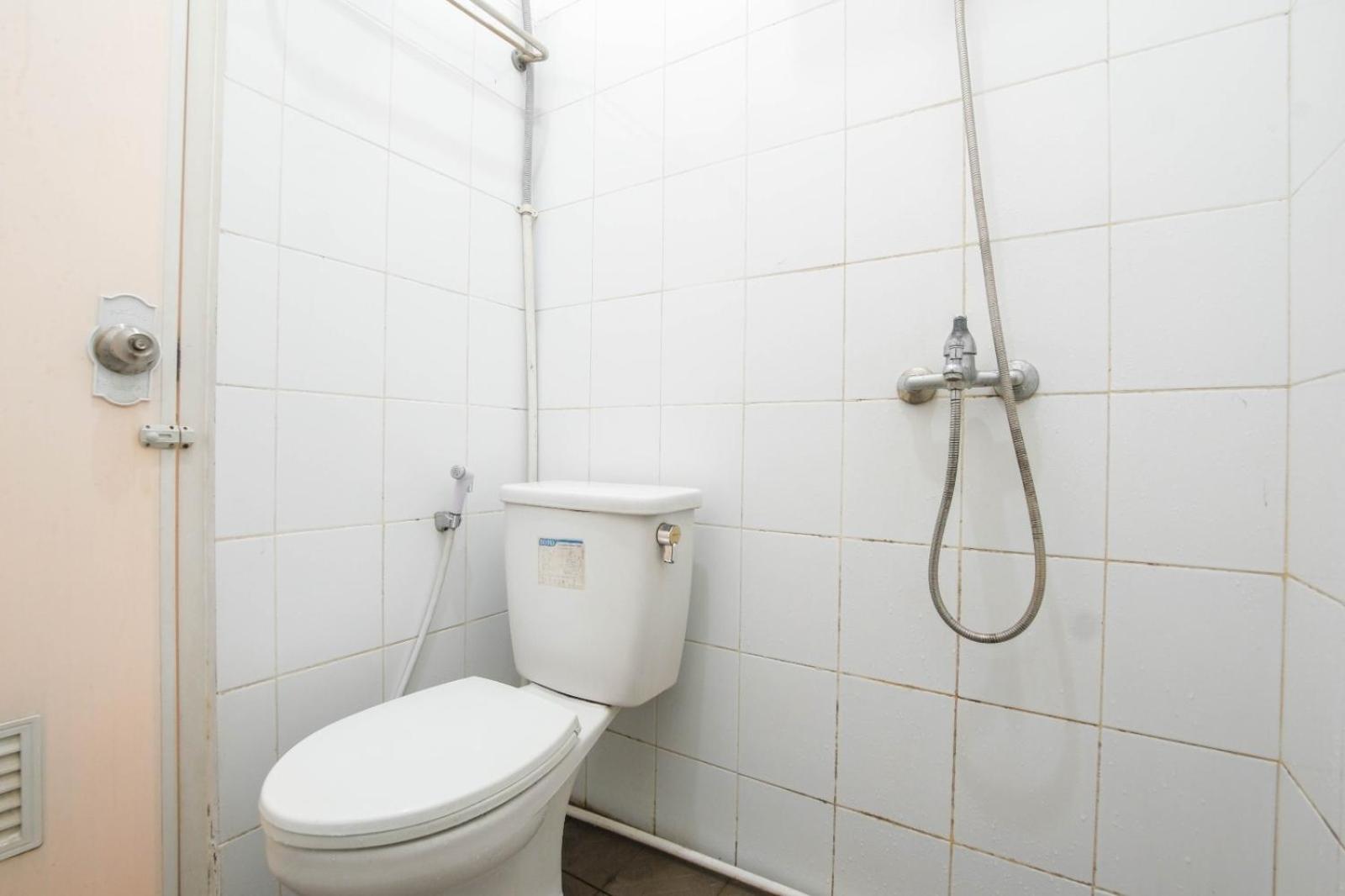 Standard Twin Room - Photo 7