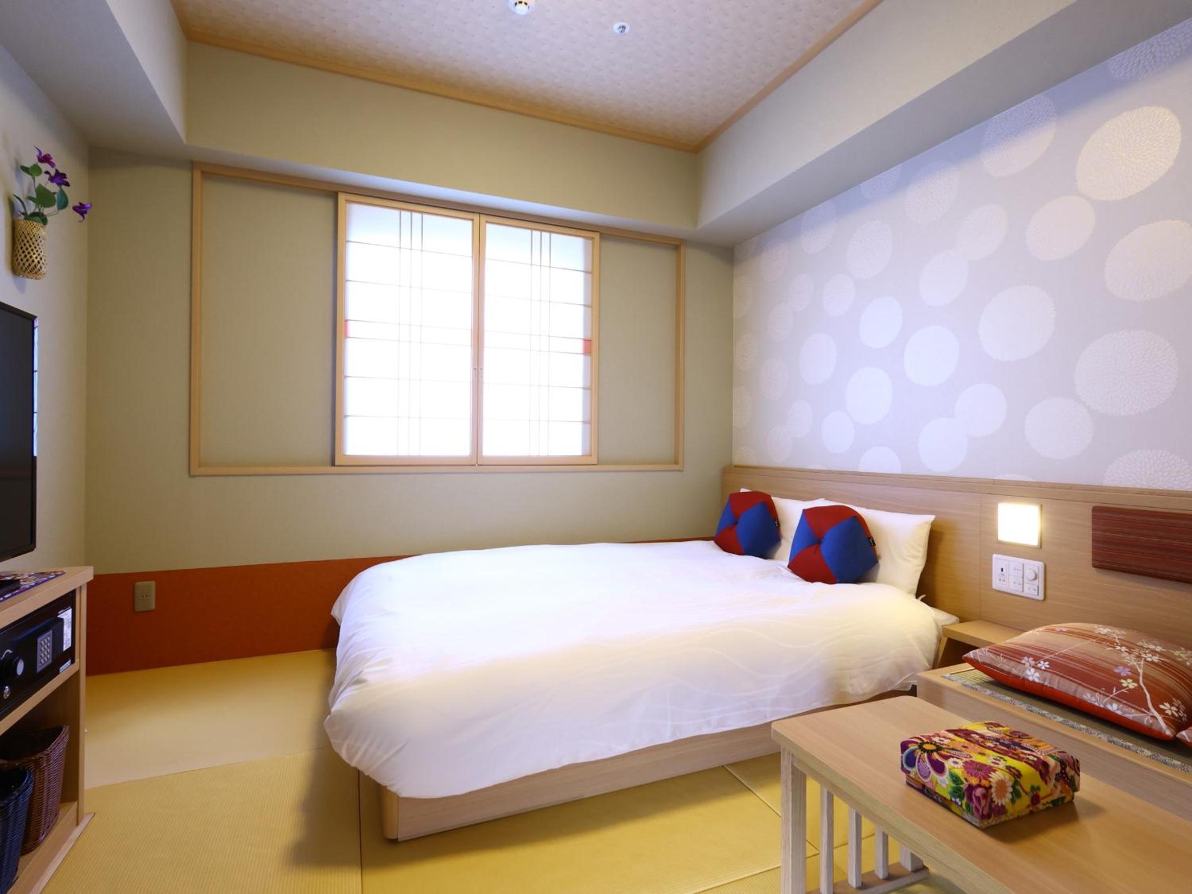 Double Room without Desk thumbnail 6