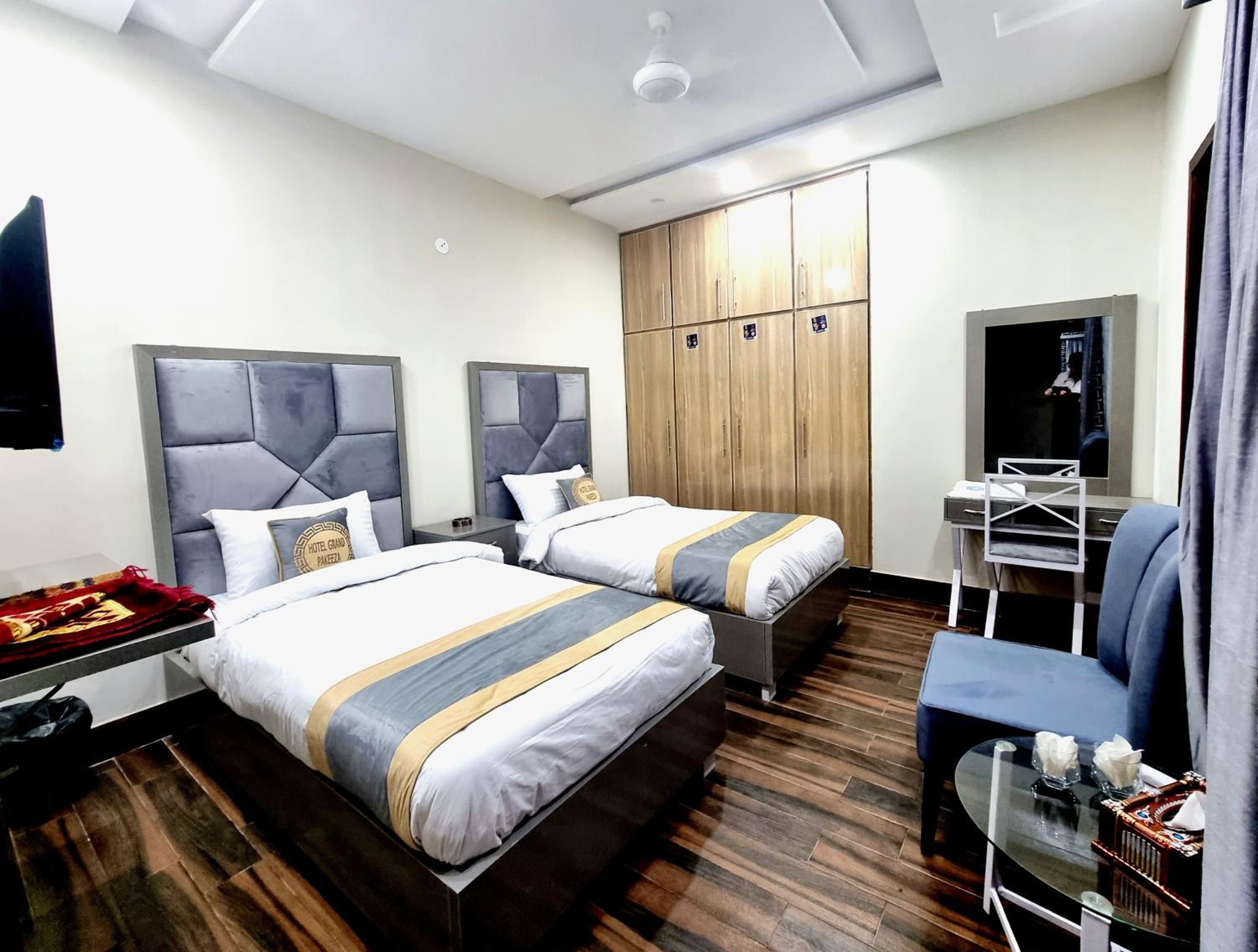 Deluxe Twin Room photo 2