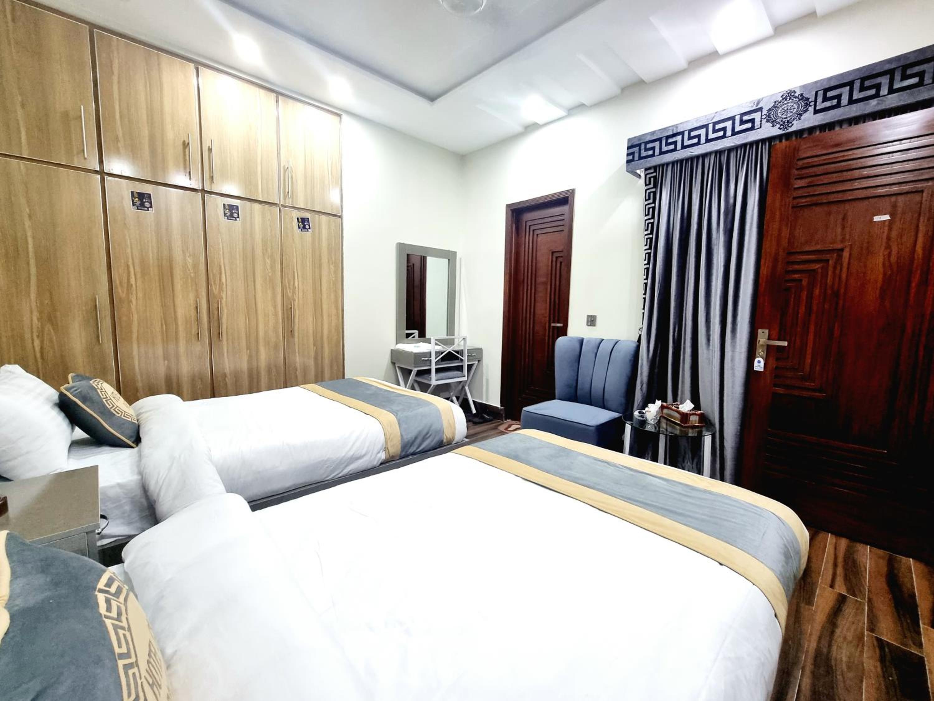 Deluxe Twin Room photo 3