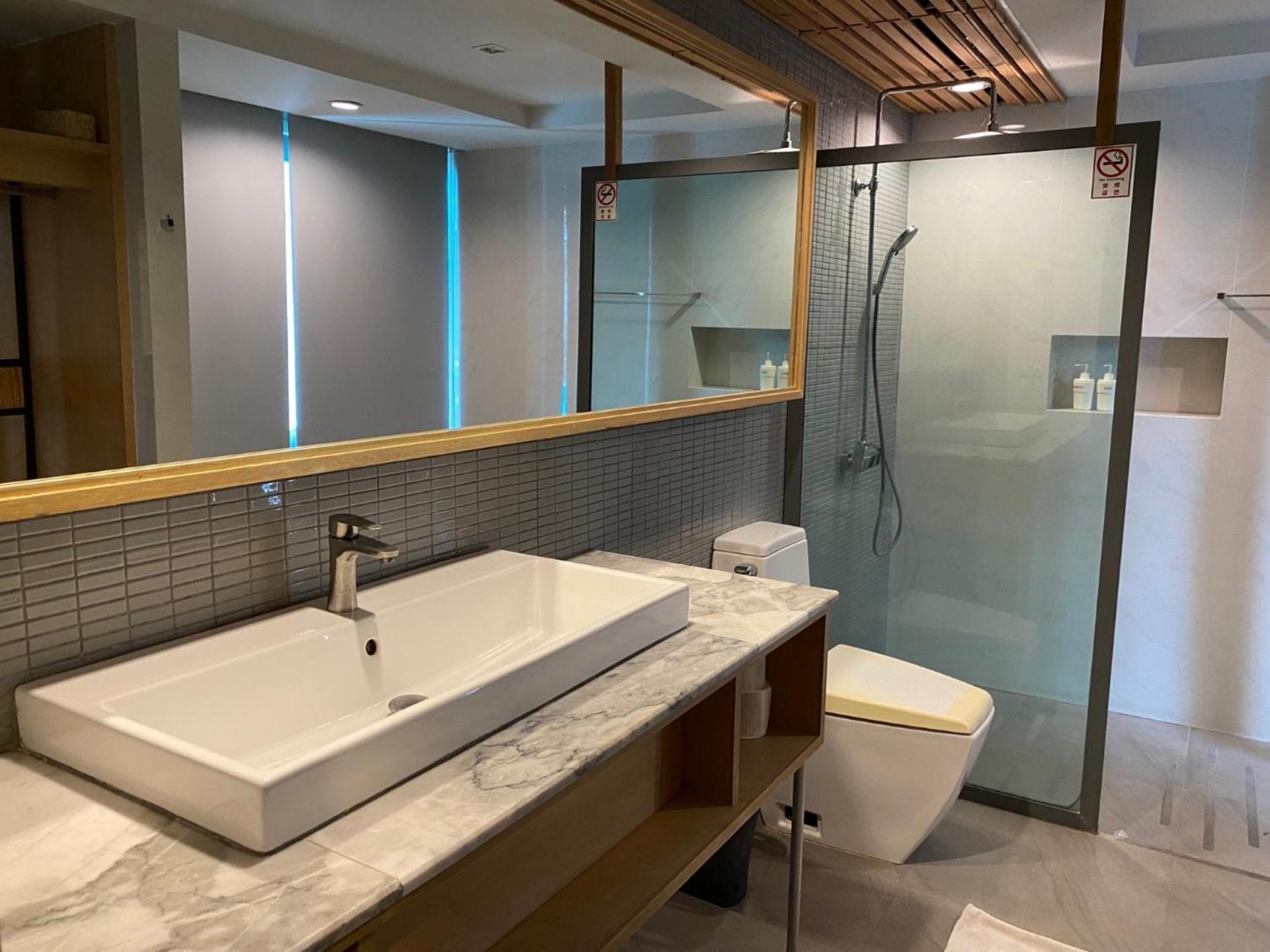 King Room with Pool View - Ground Floor photo 2