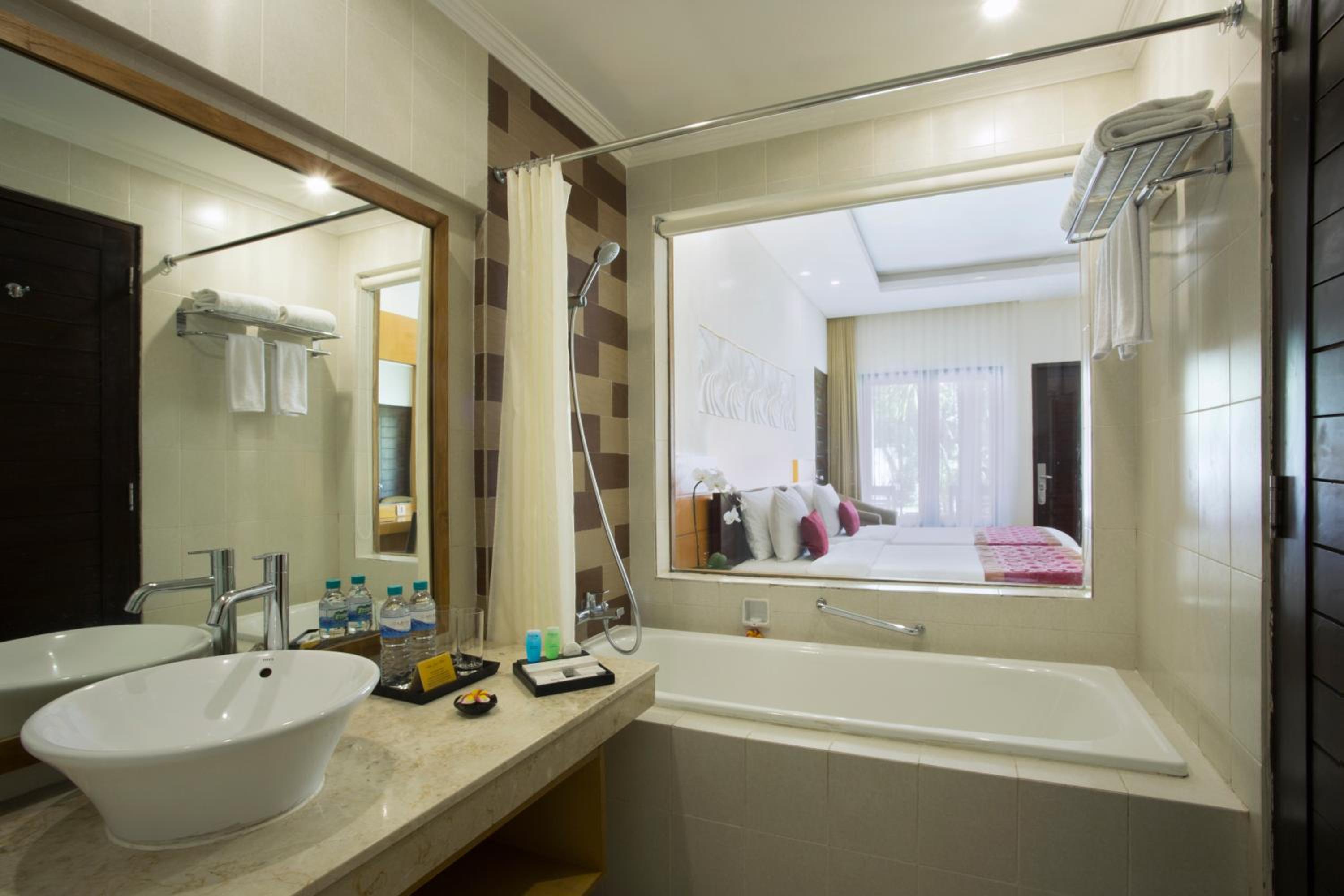 Deluxe Double or Twin Room with Garden View photo 2