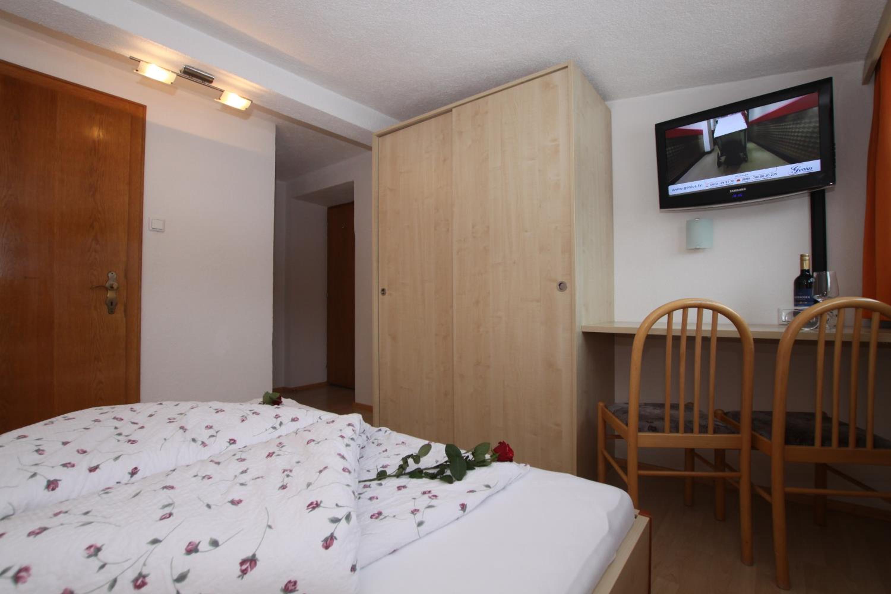 Basic Double Room photo 1