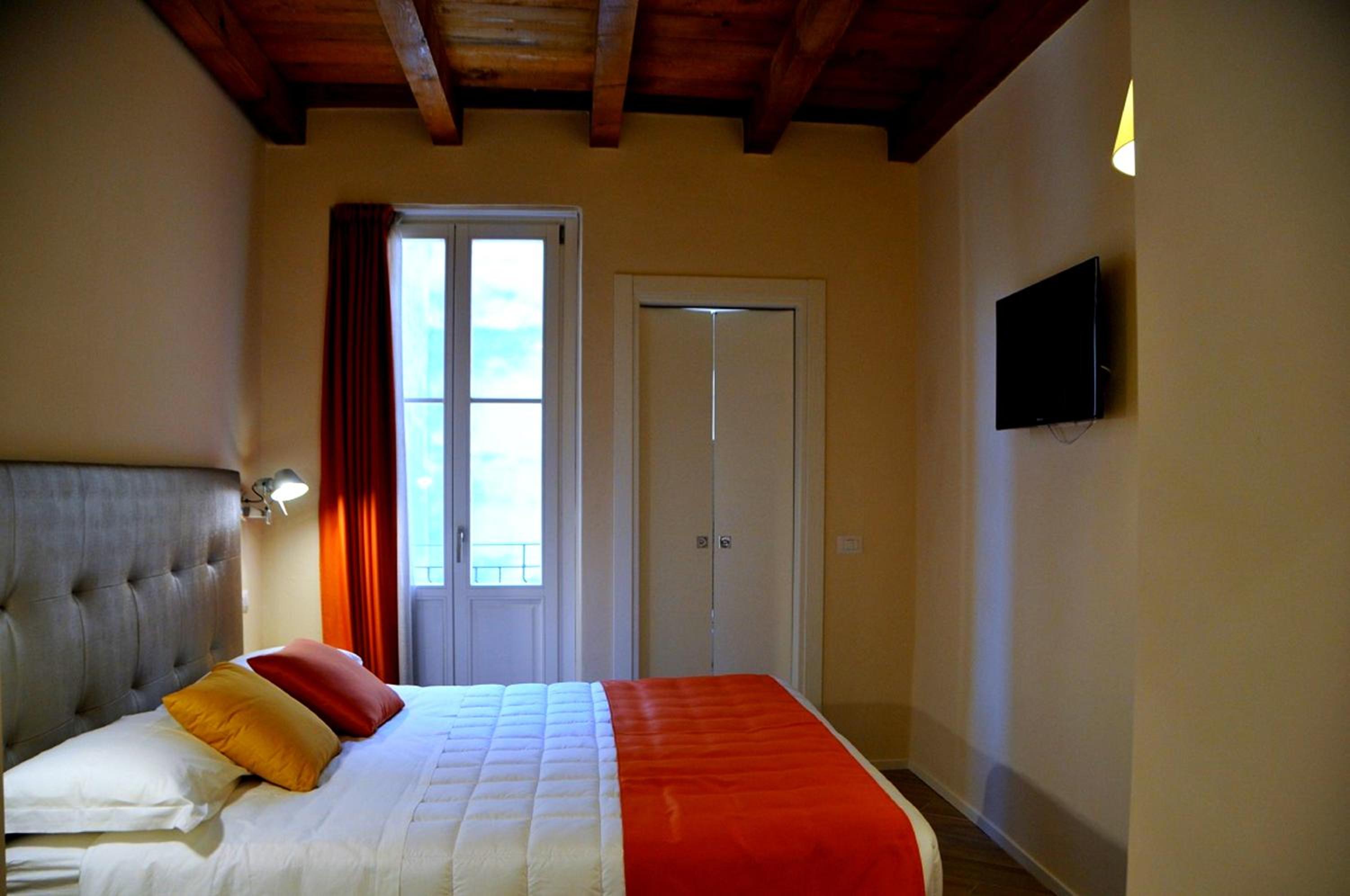 Double Room - Photo 3