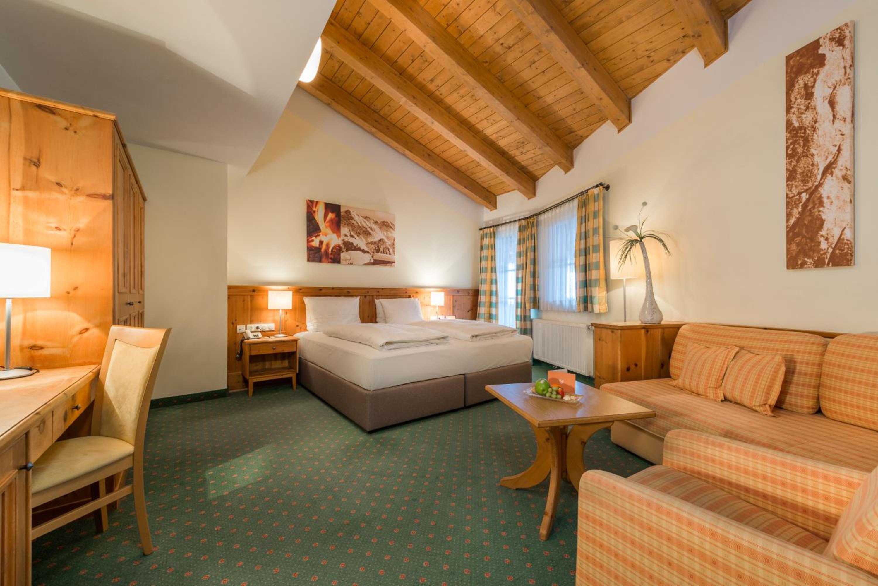 Deluxe Double Room with Balcony and Mountain View - Photo 1