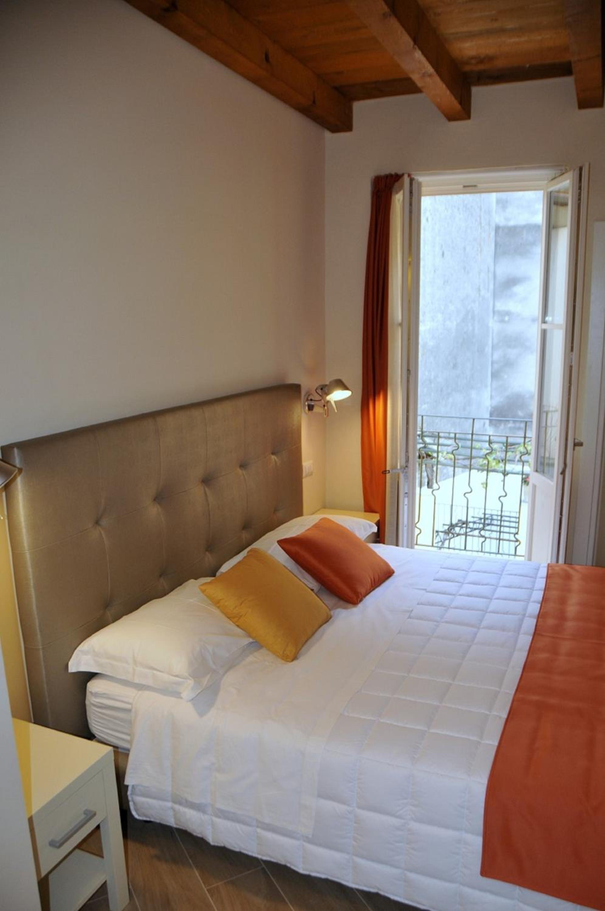 Double Room - Photo 5