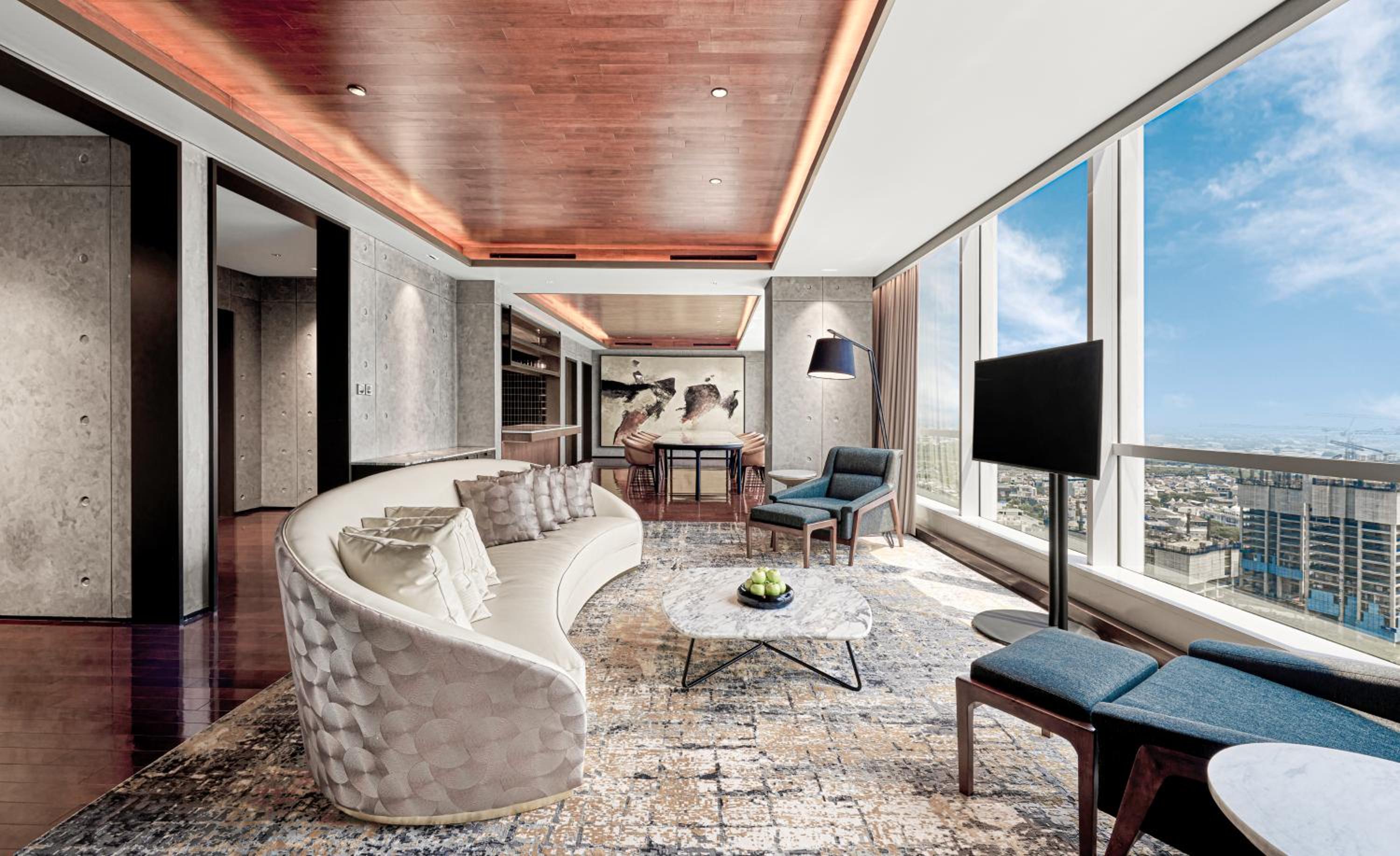 St Moritz King Room thumbnail 5