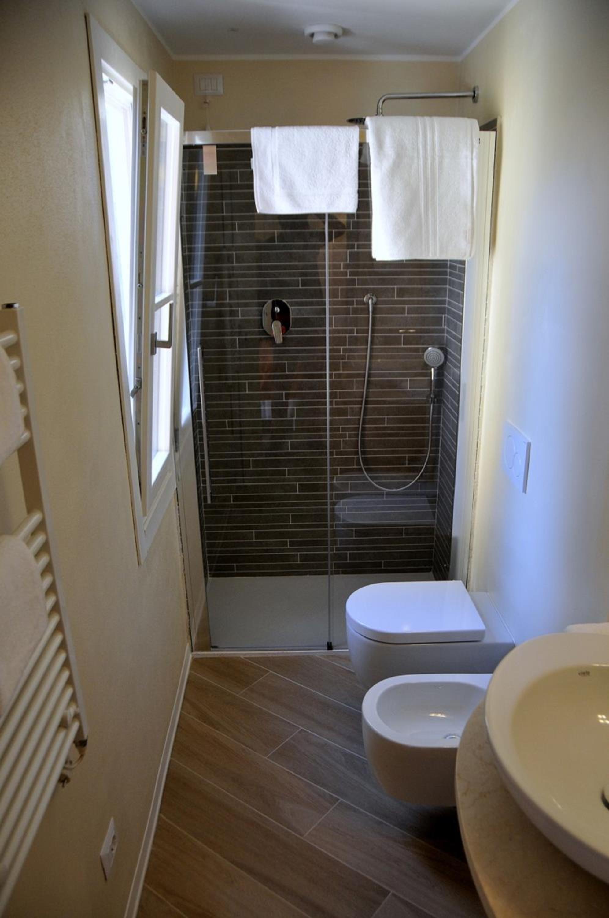 Double Room - Photo 18