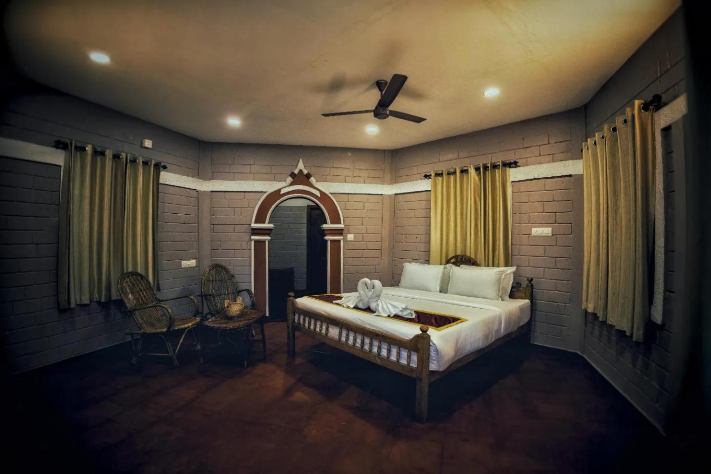 Villa with Waterfall Views photo 1