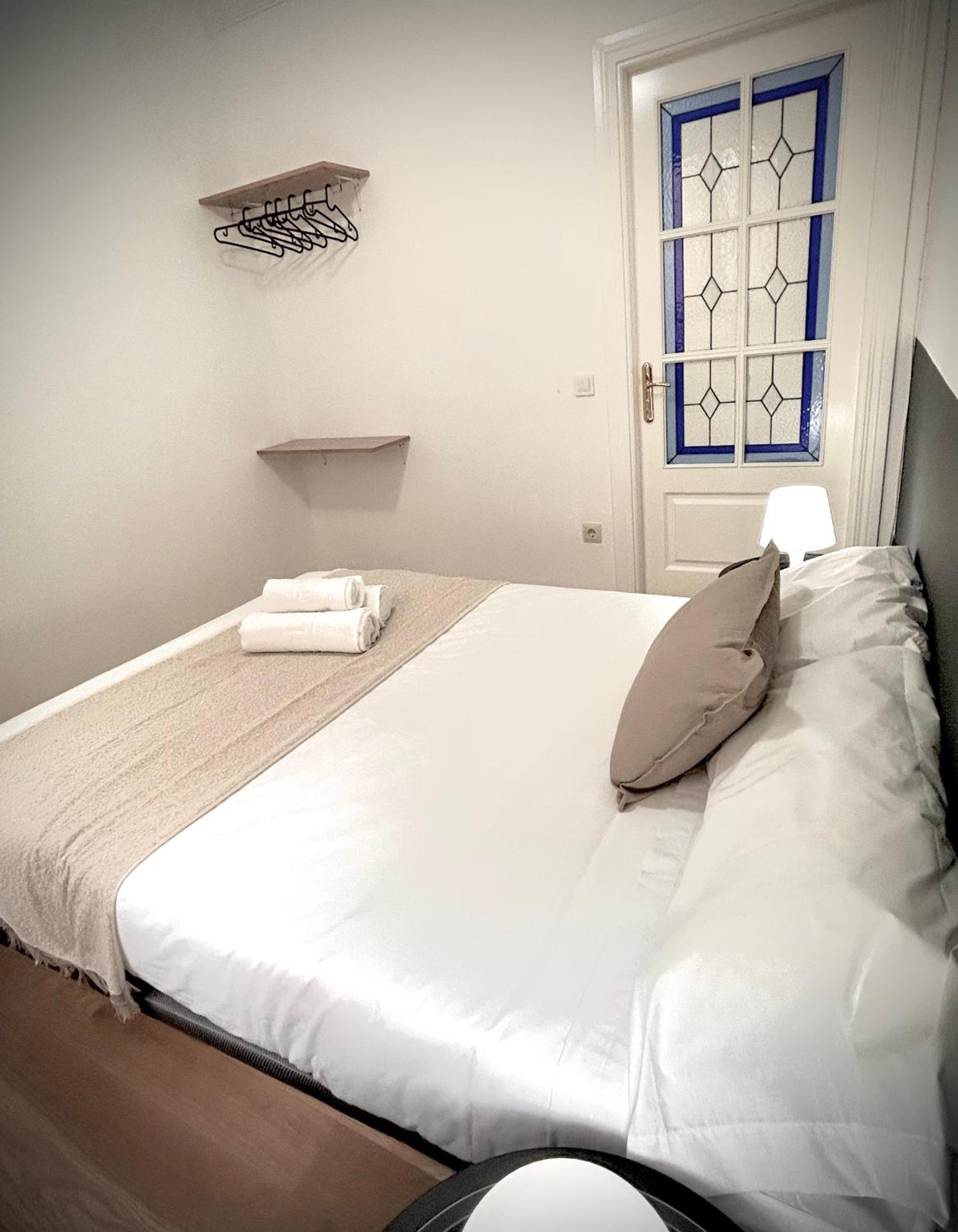 Double Room with Shared Bathroom photo 2