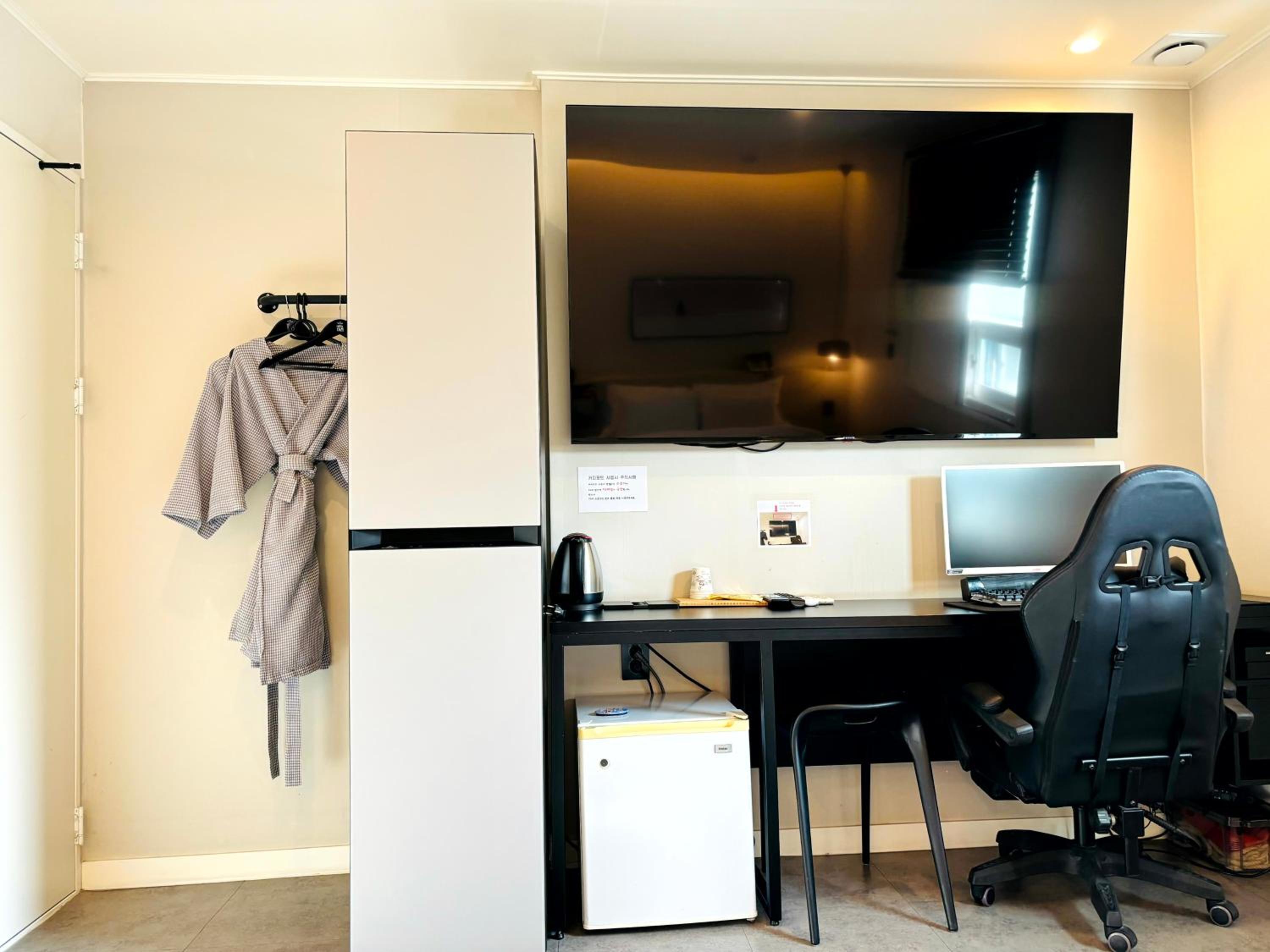 Queen Room