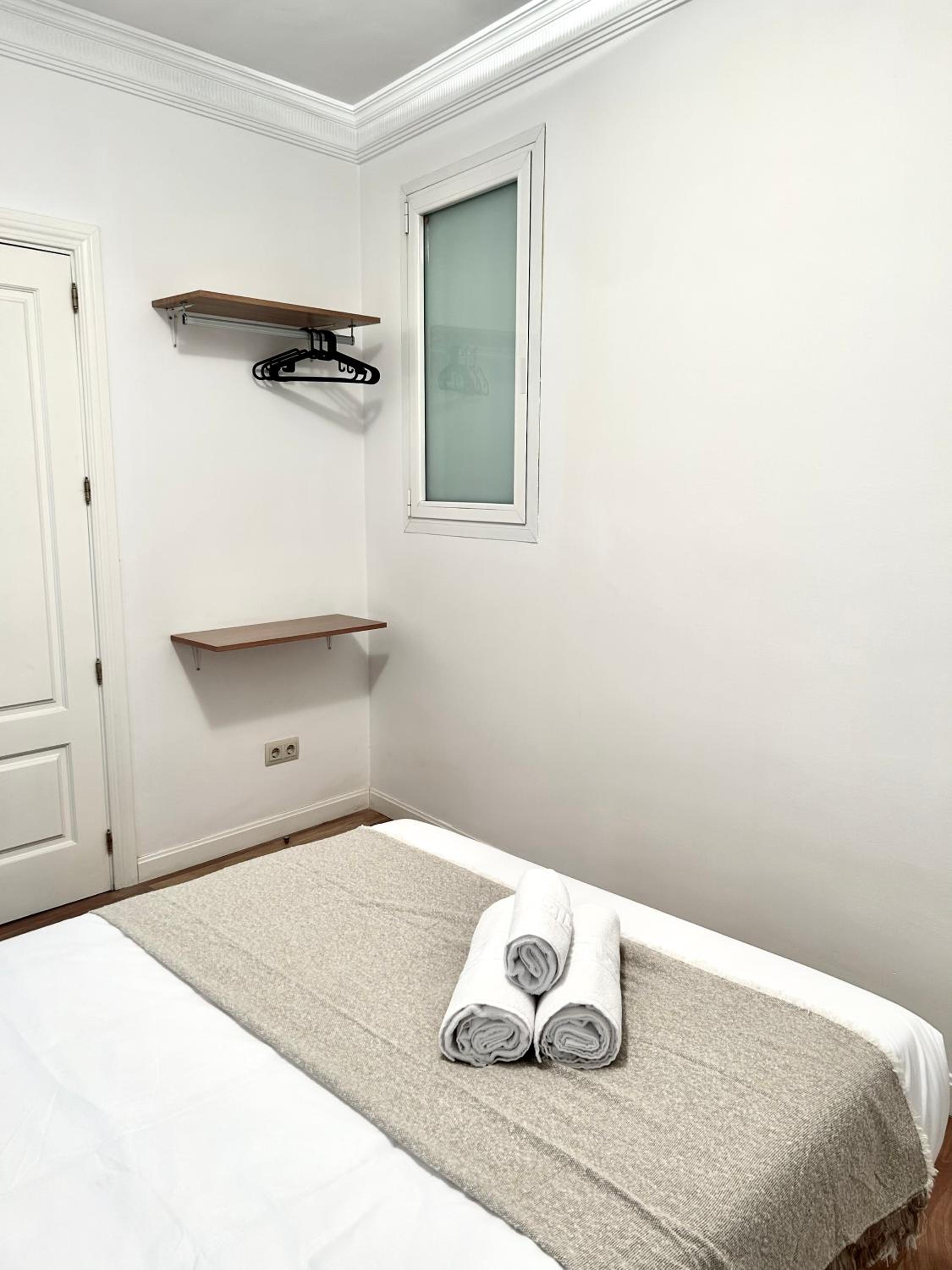 Double Room with Shared Bathroom photo 3