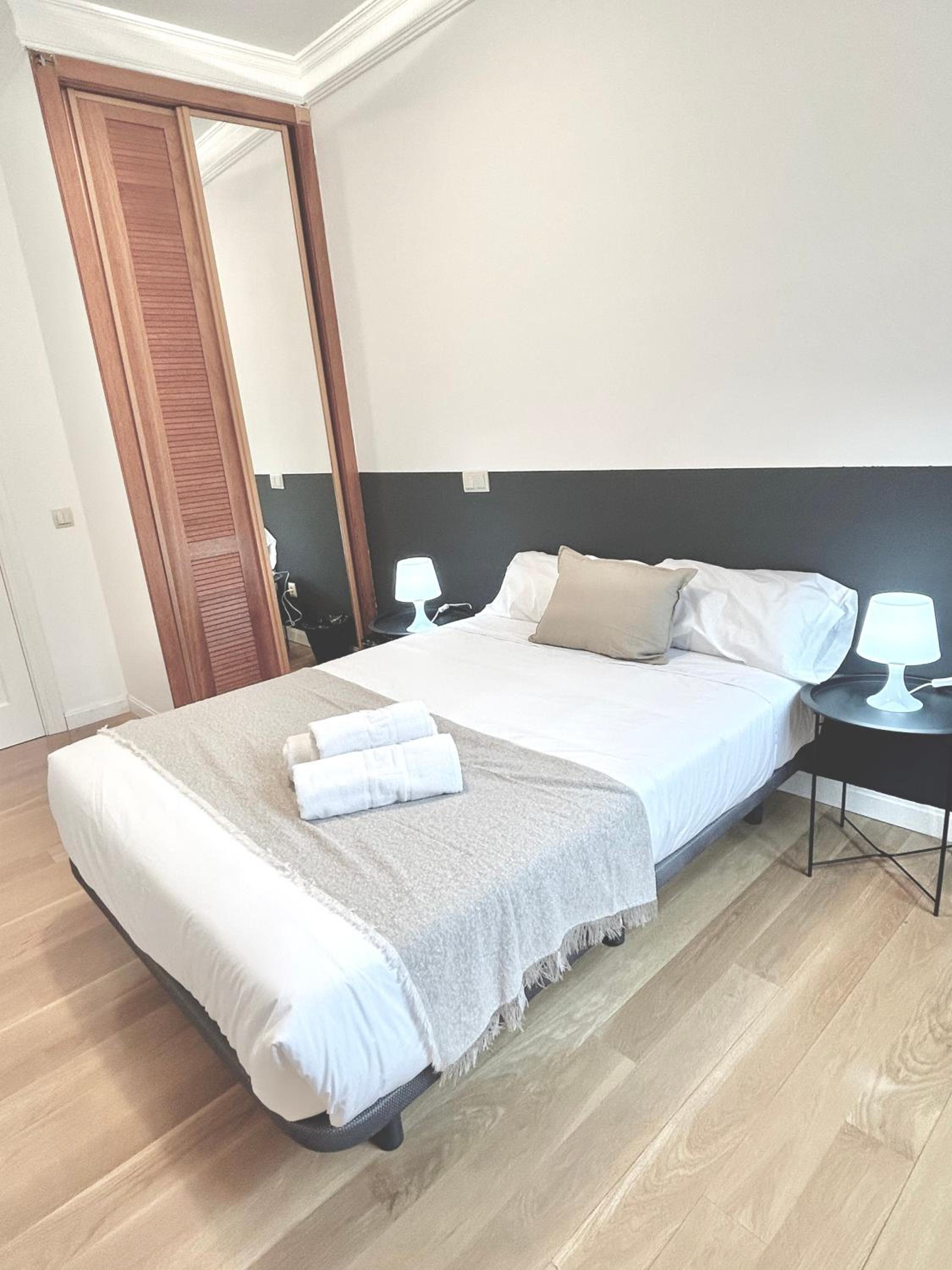 Double Room with Shared Bathroom photo 3