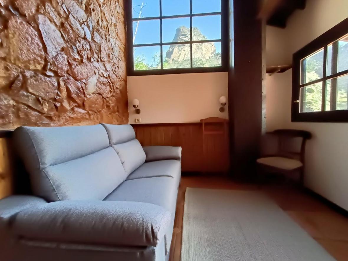 Habitación Cuádruple con Vista a la Montaña