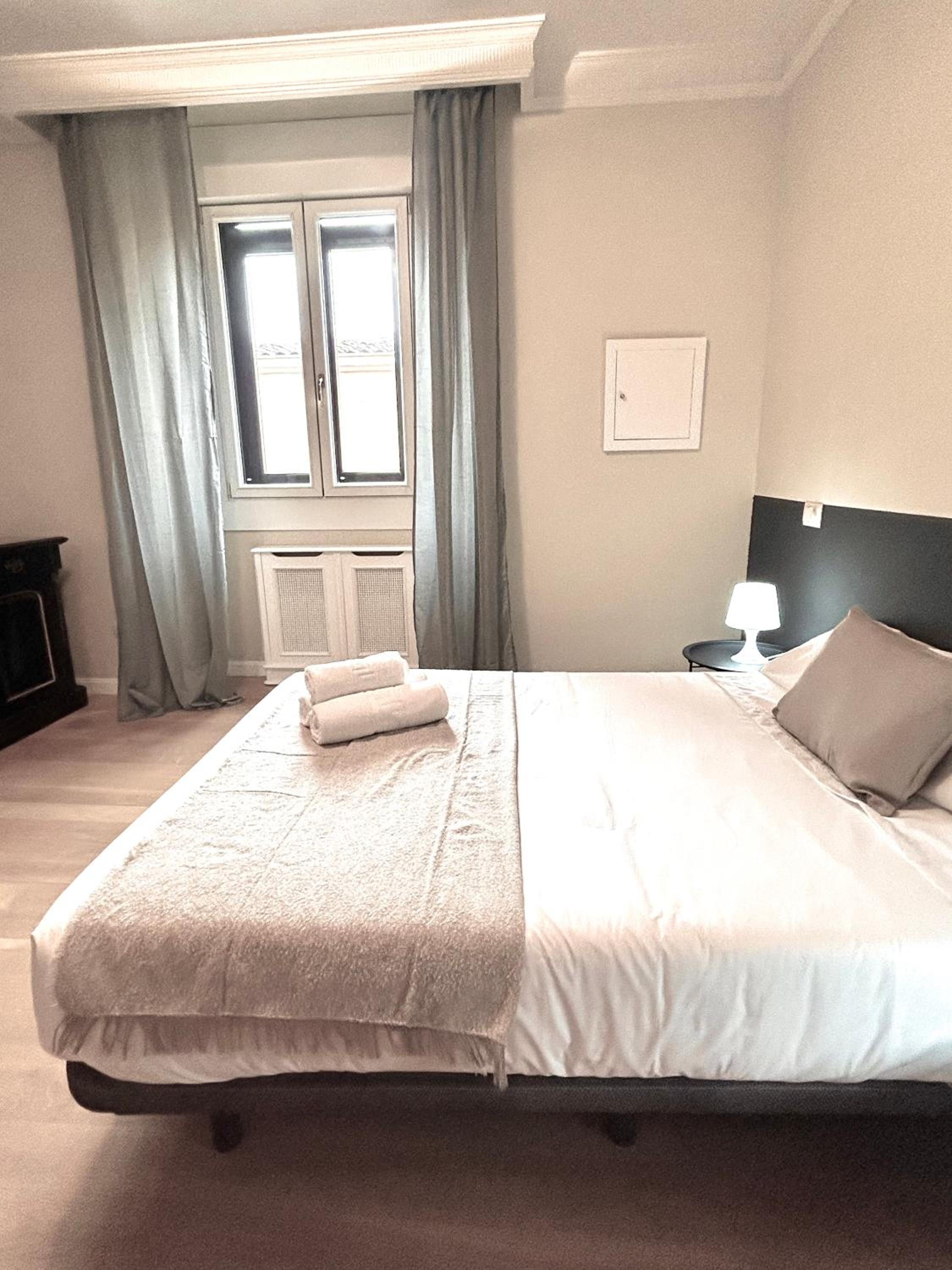 Double Room with Shared Bathroom photo 2