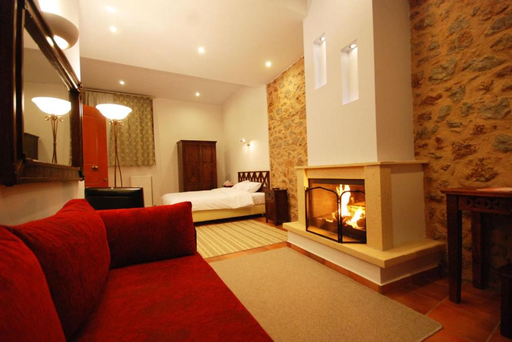 Junior Suite with Fireplace - Photo 9