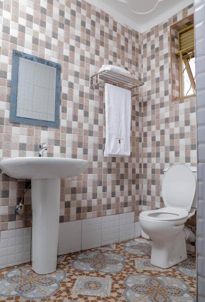 Double Room - Photo 15