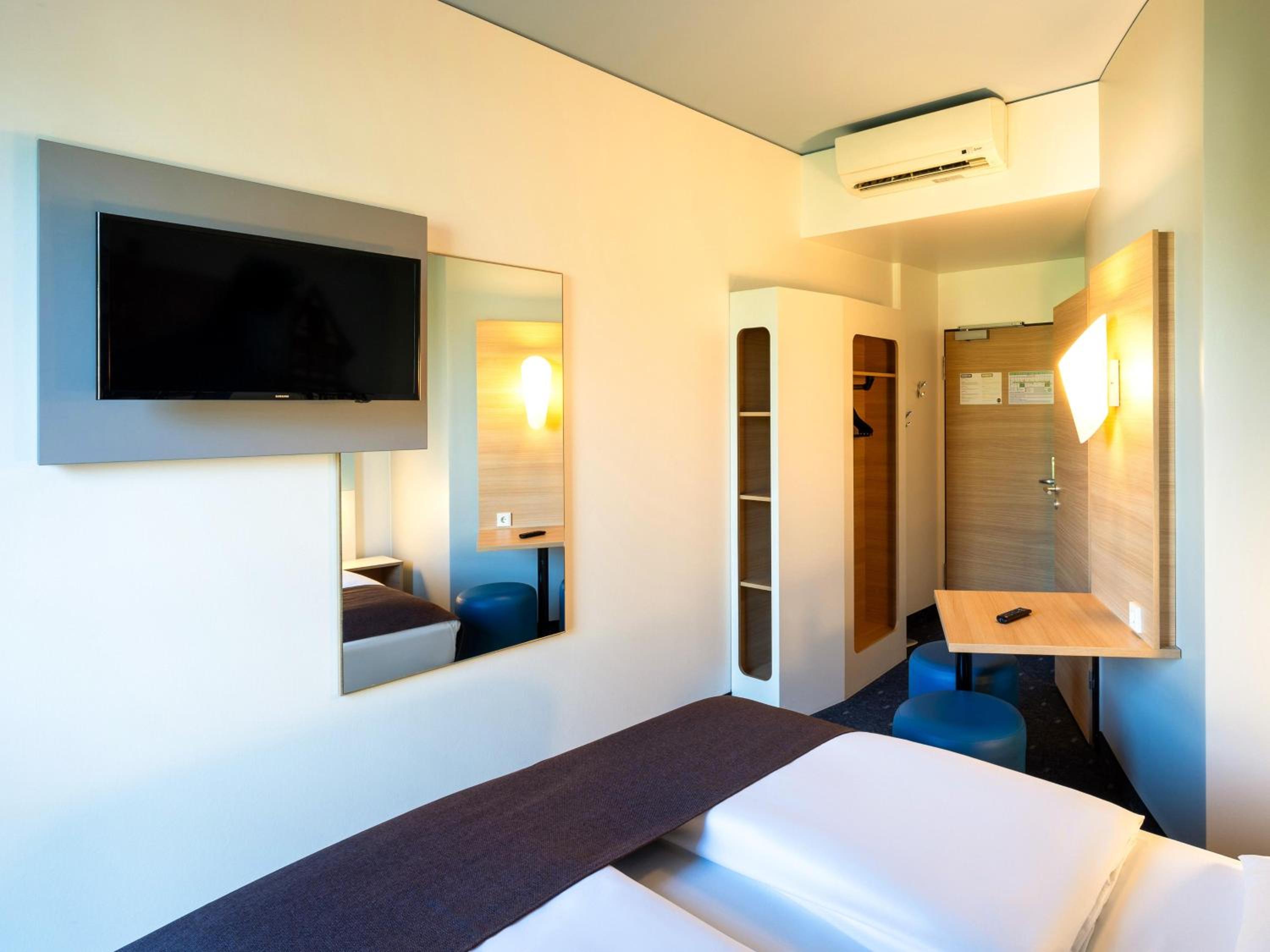 Double Room - Photo 5