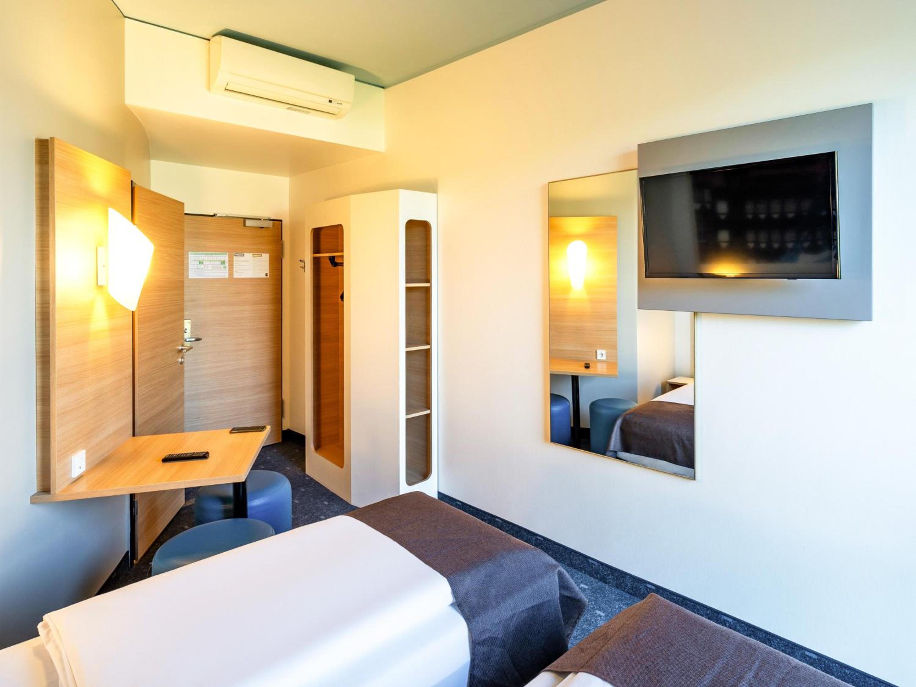 Twin Room - Photo 4