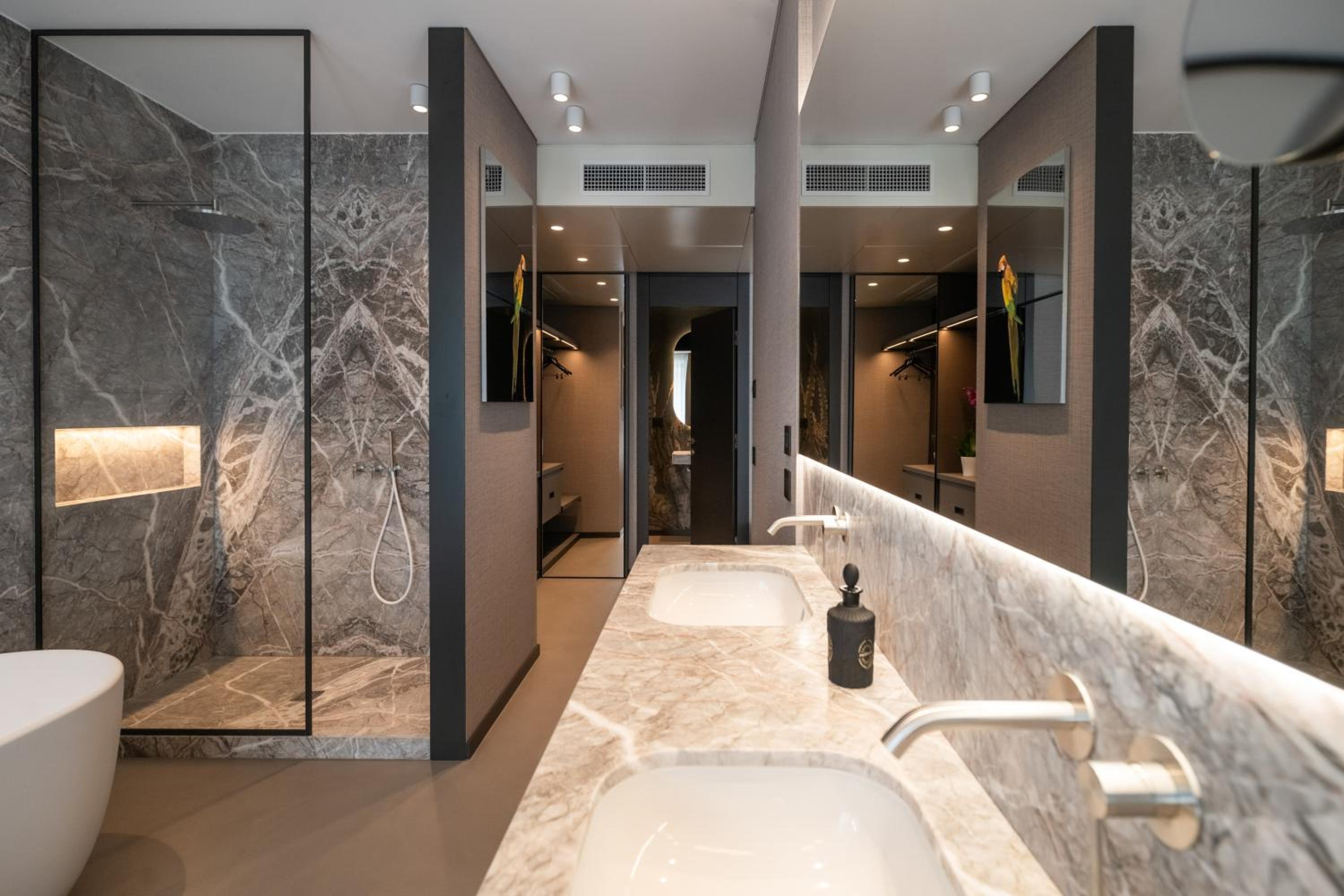 Junior Suite with Terrace - Photo 10