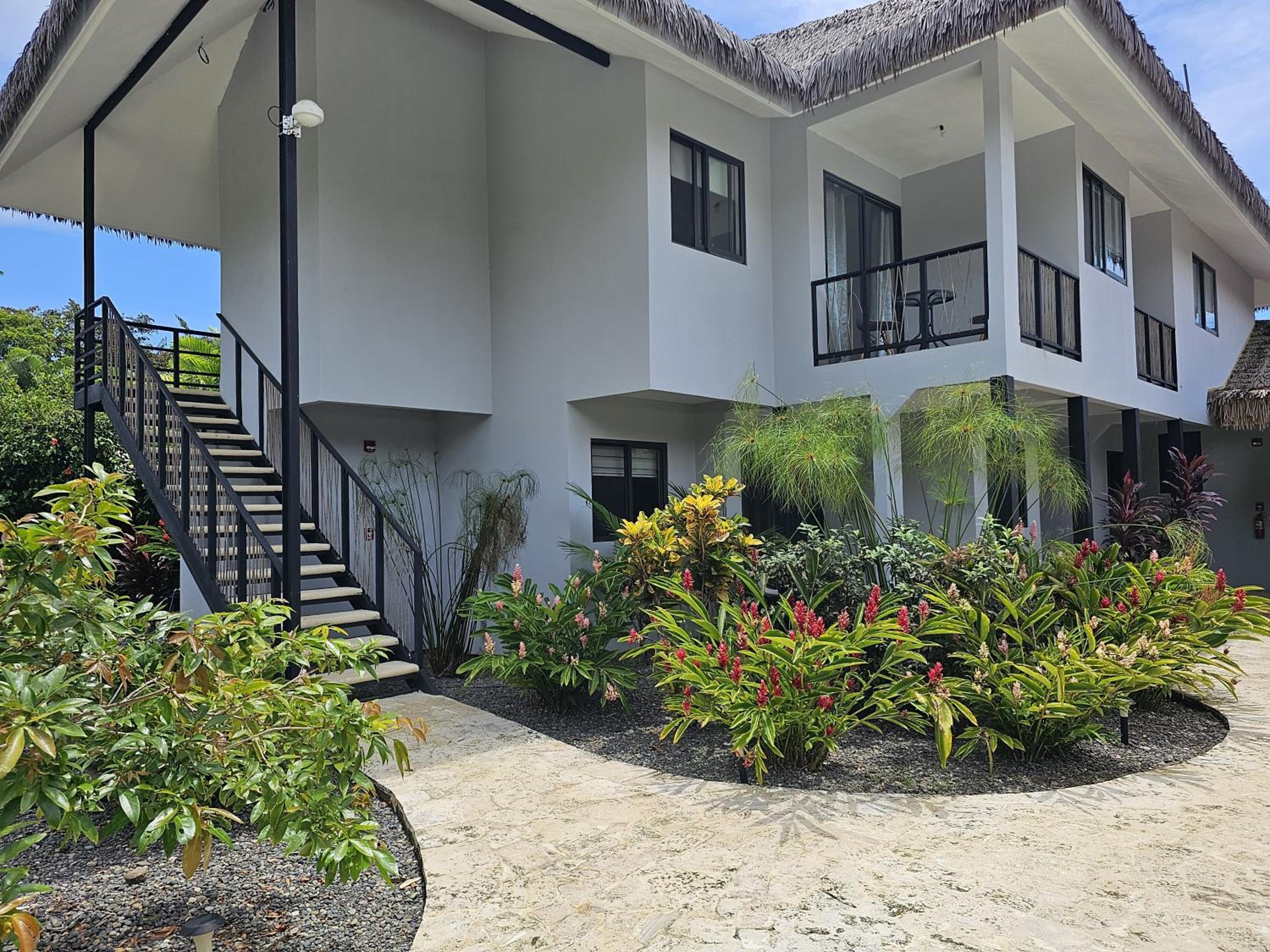 6-Bed Mixed Dormitory Room photo 3