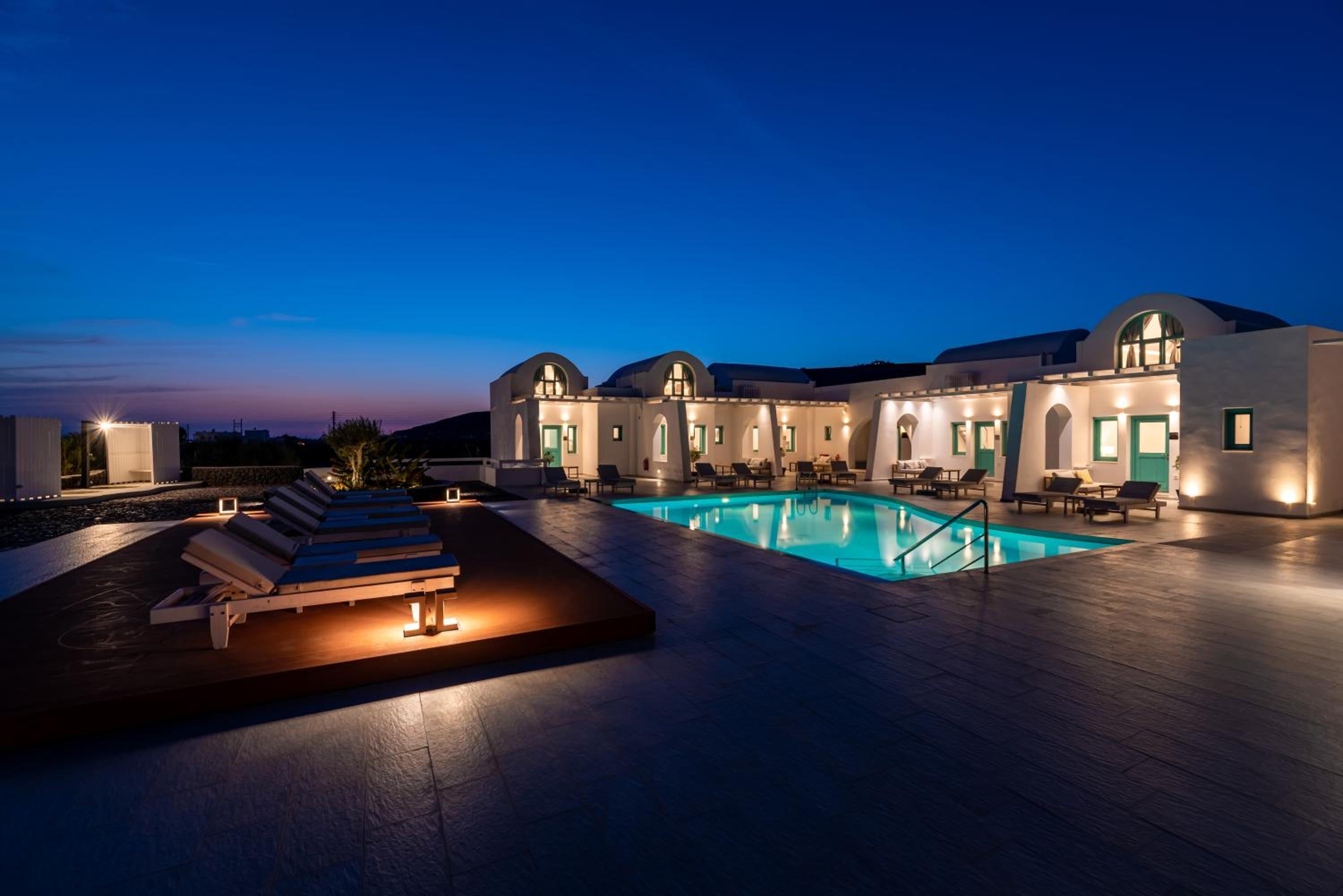 Loft Suite with Outdoor Hot Tub - Photo 8