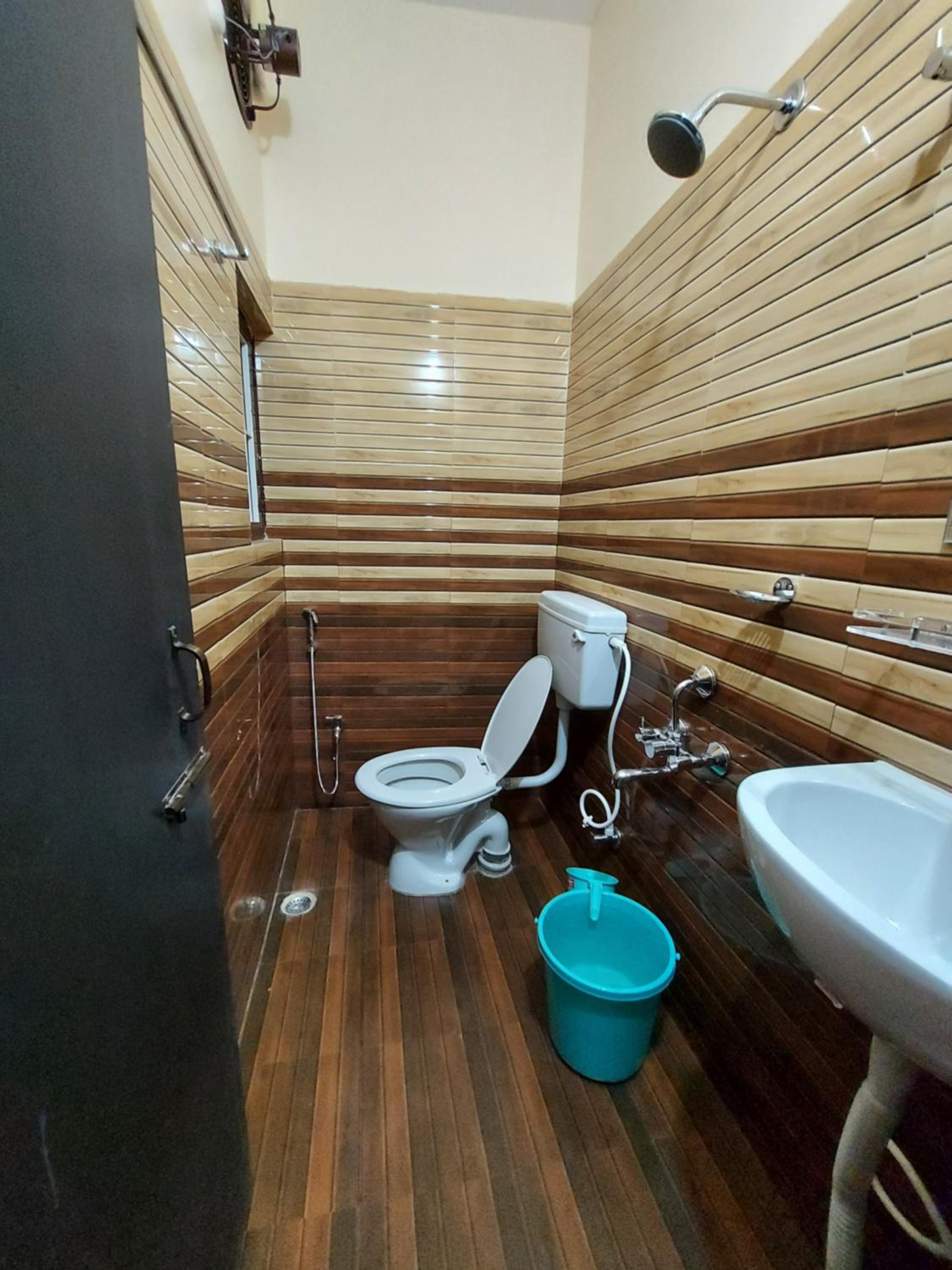 Budget Double Room photo 3