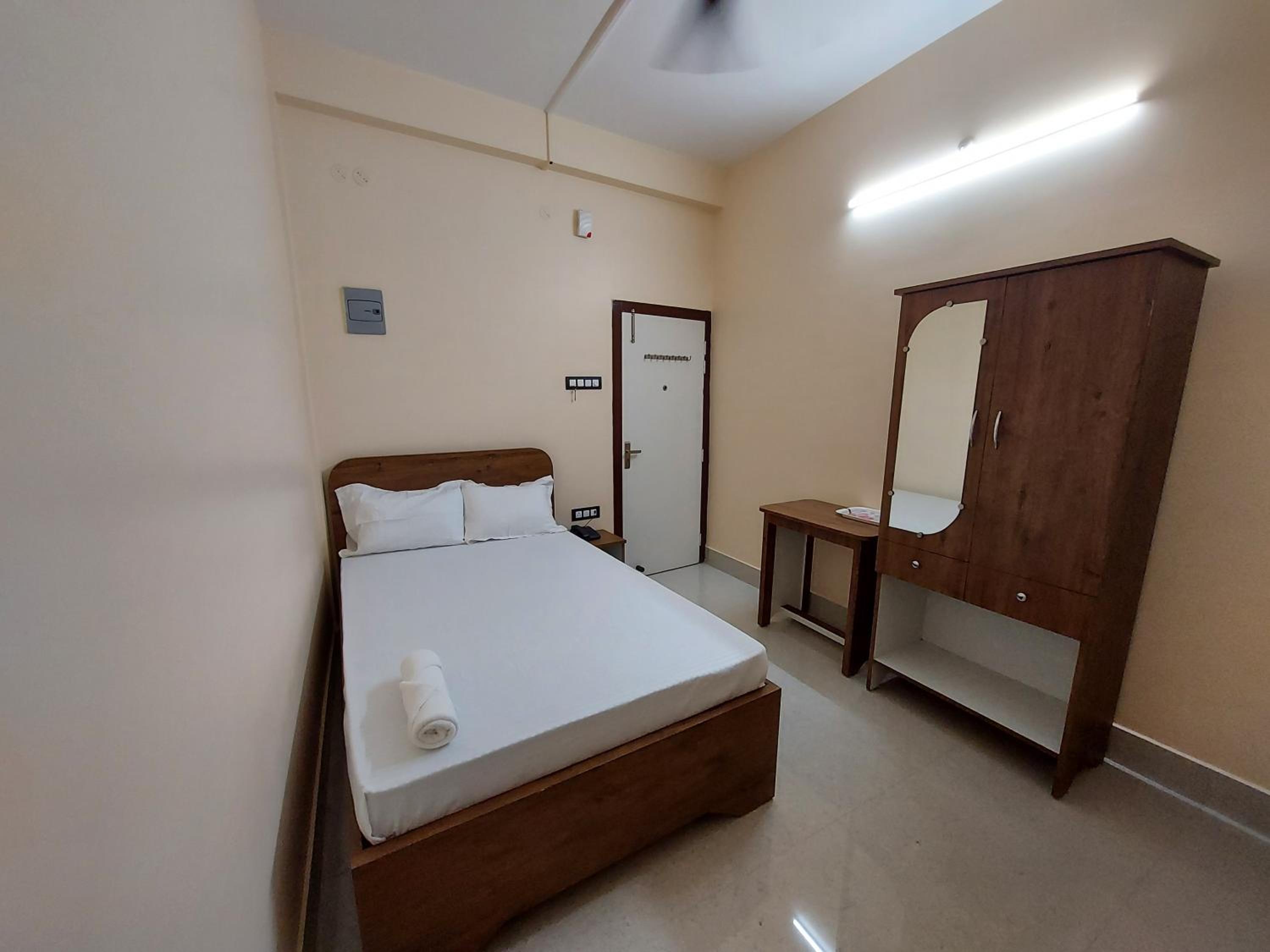 Budget Double Room photo 1