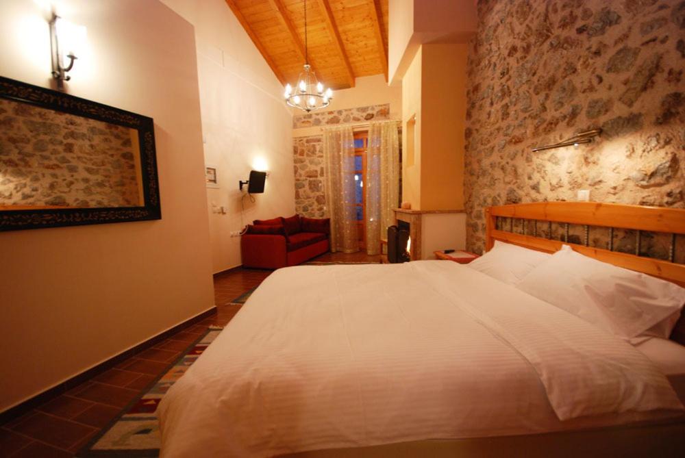 Junior Suite with Fireplace - Photo 10