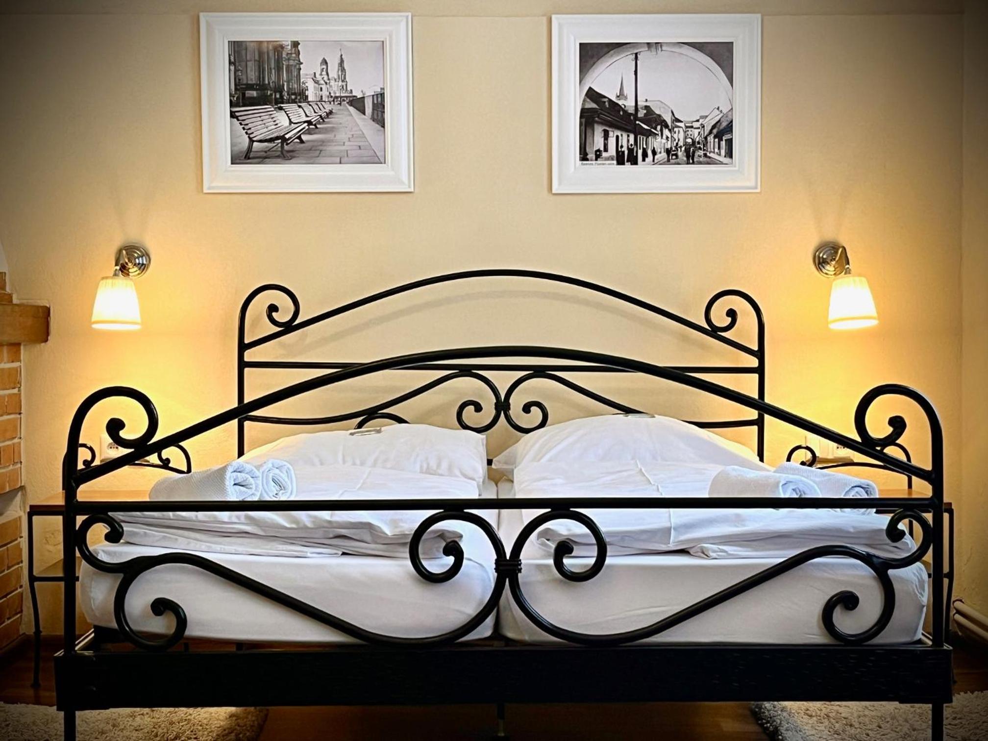 Standard Double Room - Photo 1