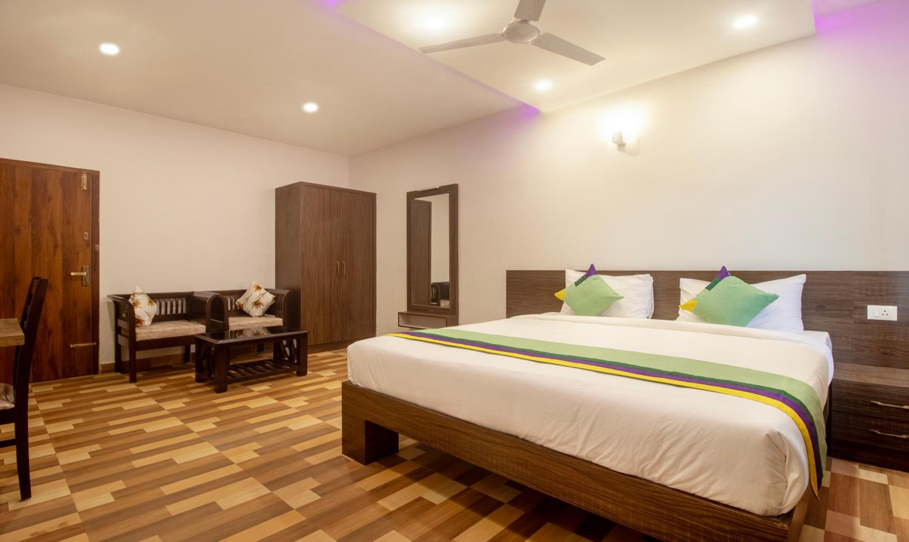 Deluxe Family Room - Photo 1
