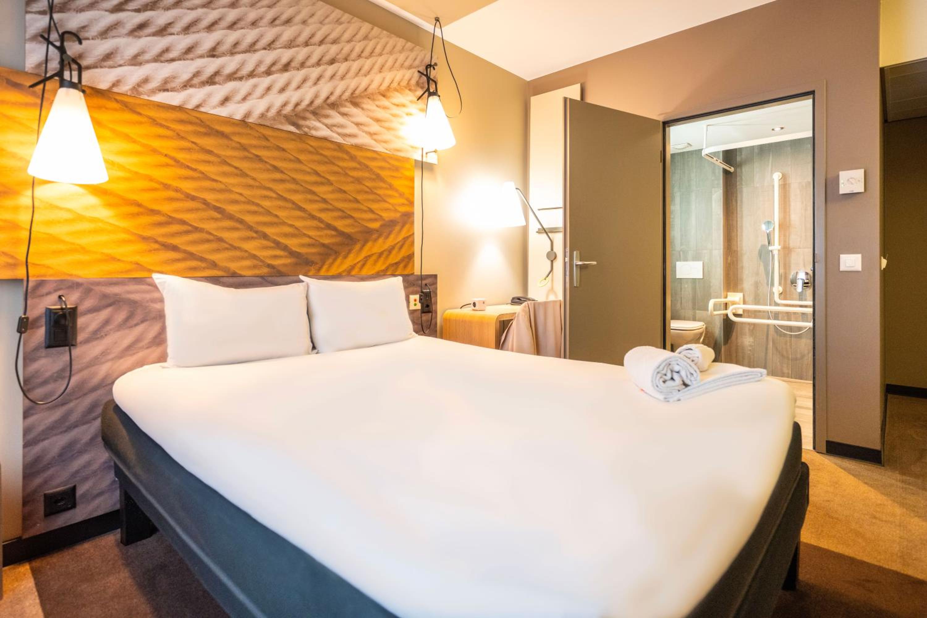 Double Room - Disability Access - Photo 1