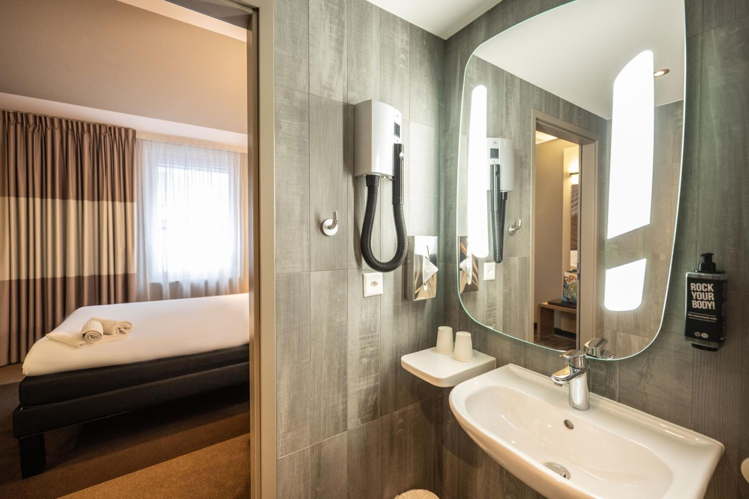 Double Room - Disability Access - Photo 4
