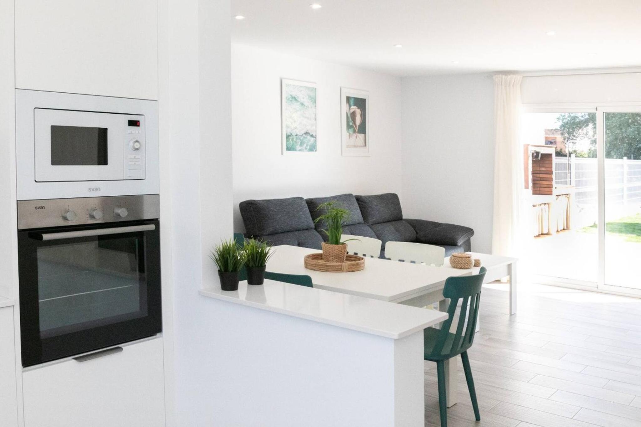 Three-Bedroom House photo 2