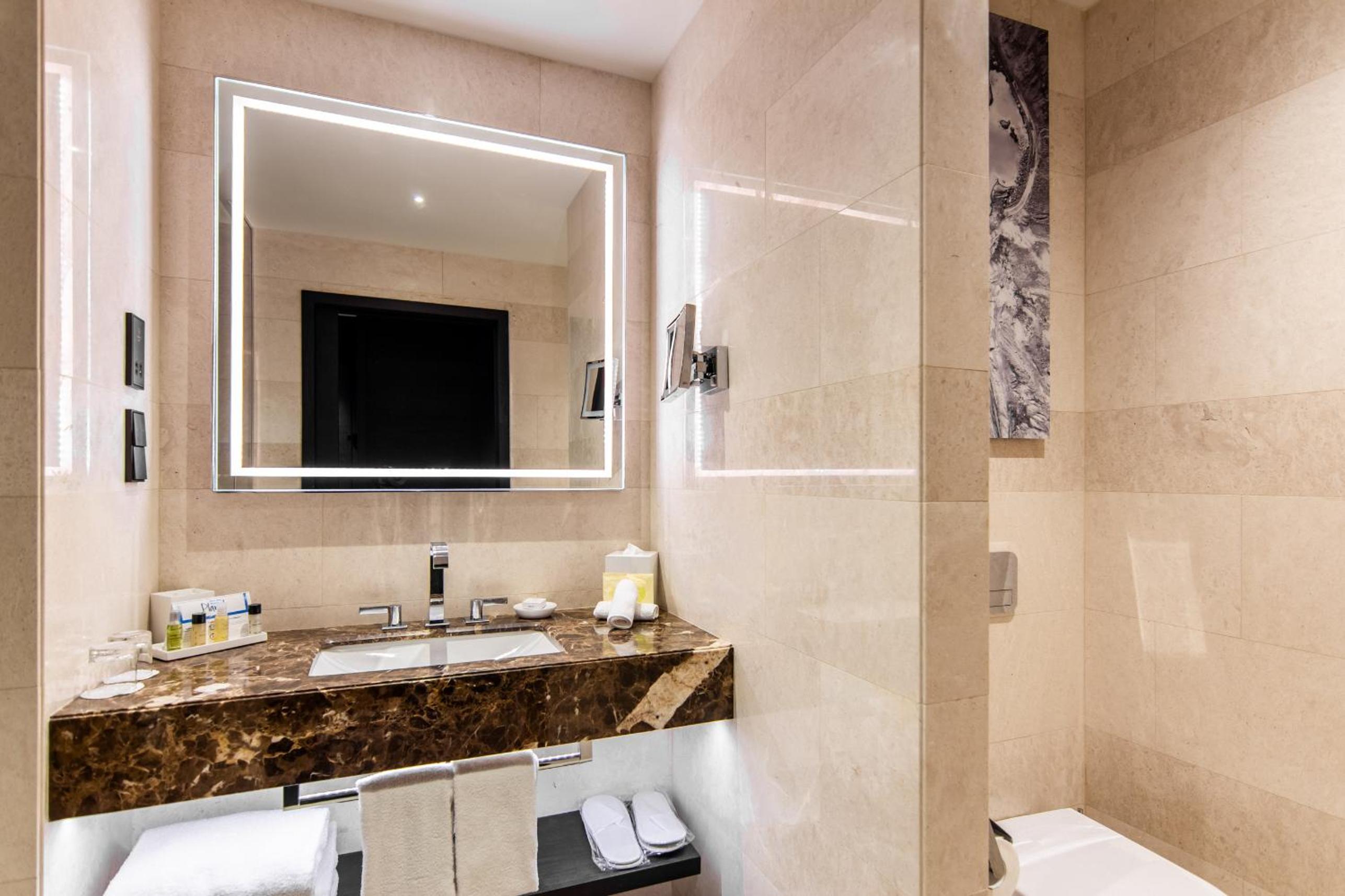 Two-Bedroom King Suite photo 2