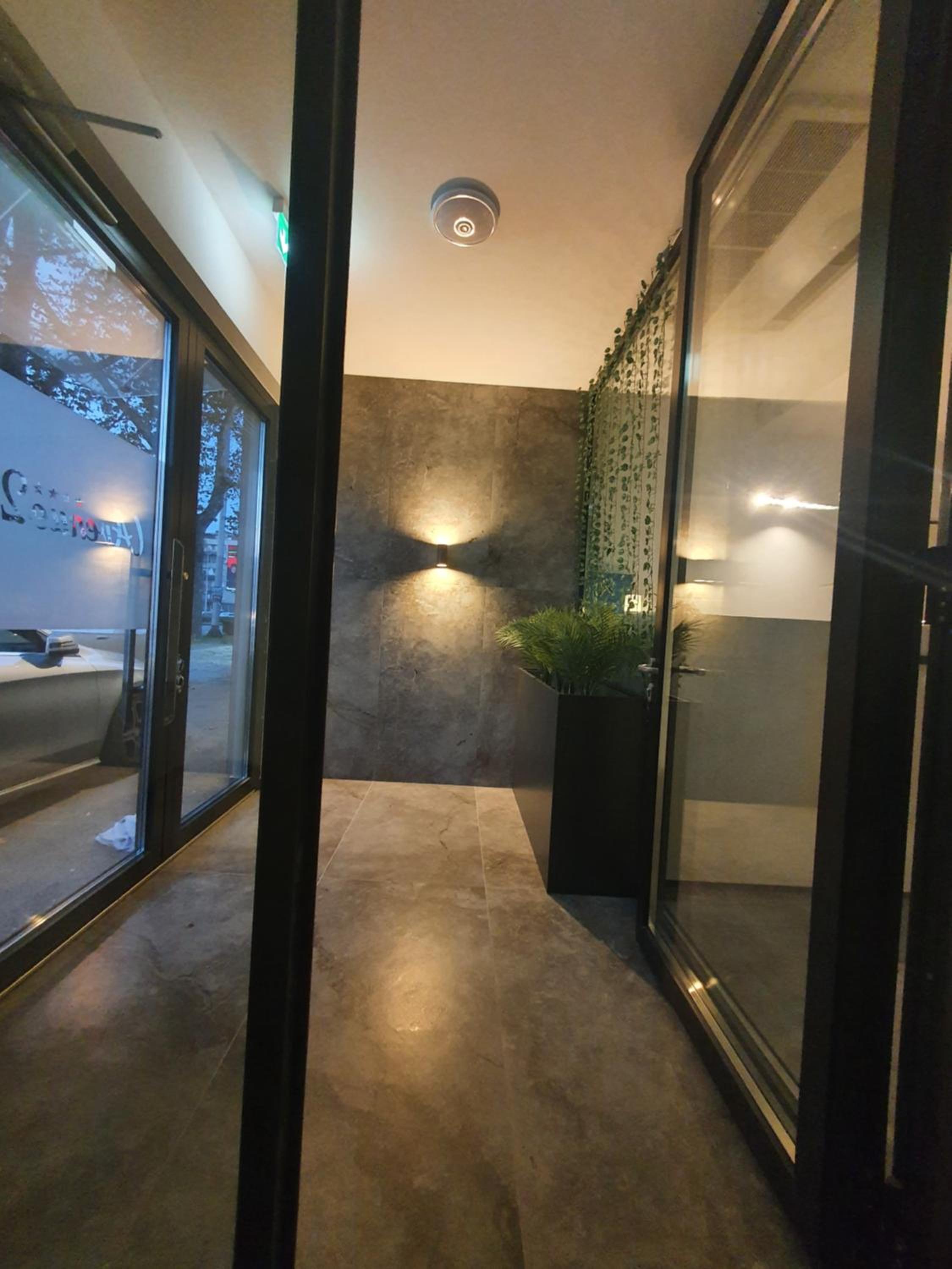 Deluxe Double Room with Balcony - Photo 39