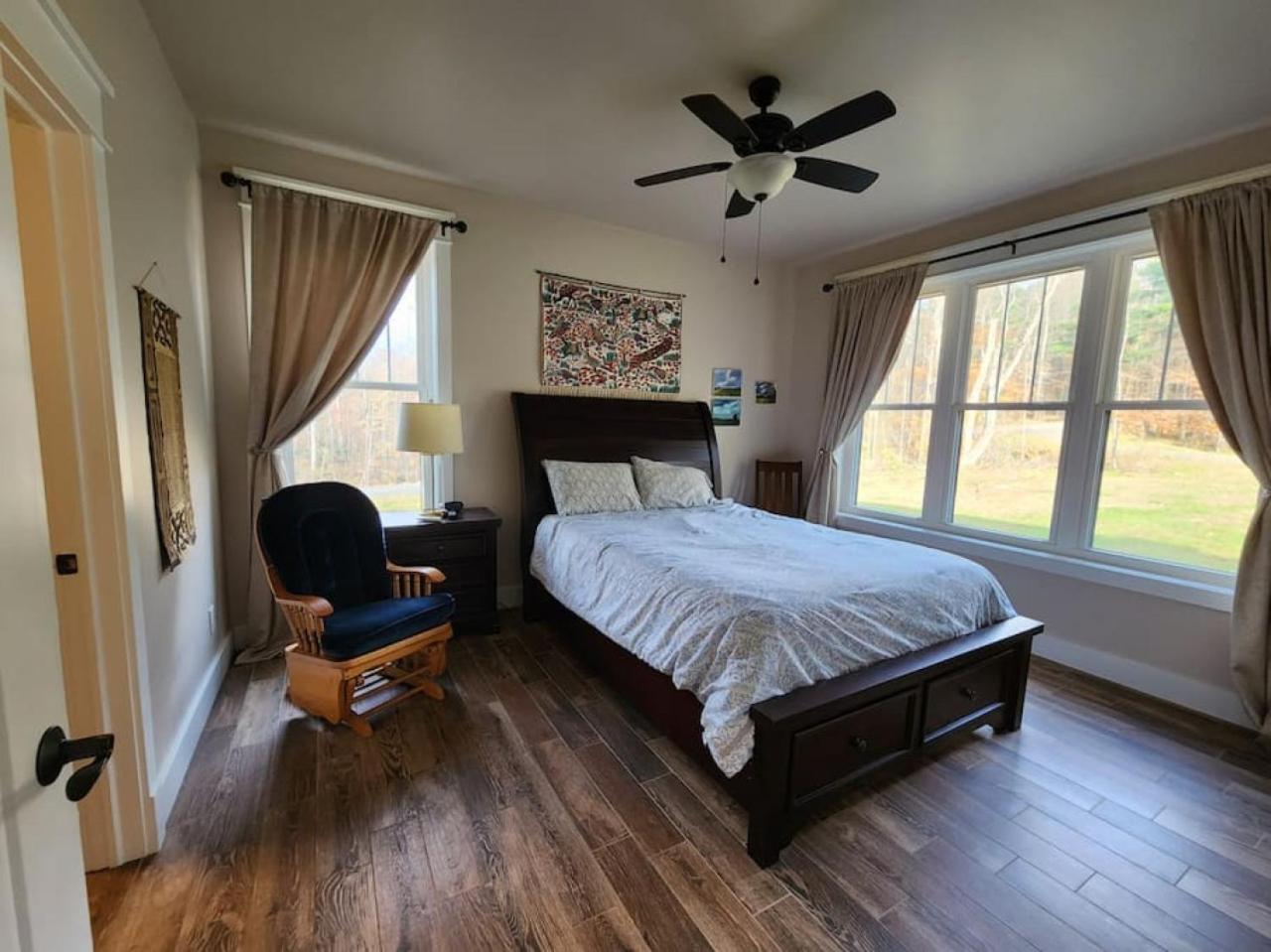Two-Bedroom House photo 3