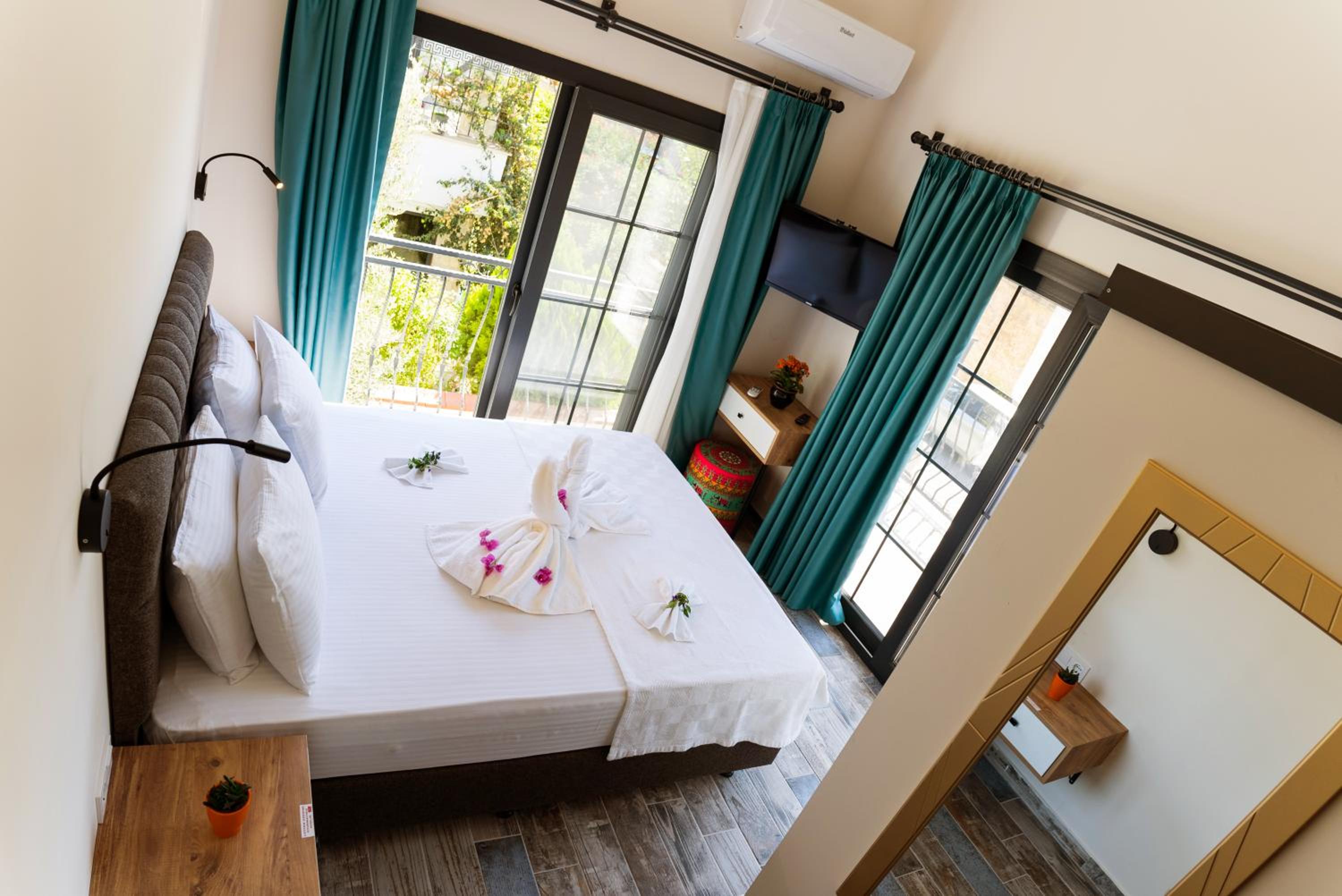 Deluxe Double Room with Balcony