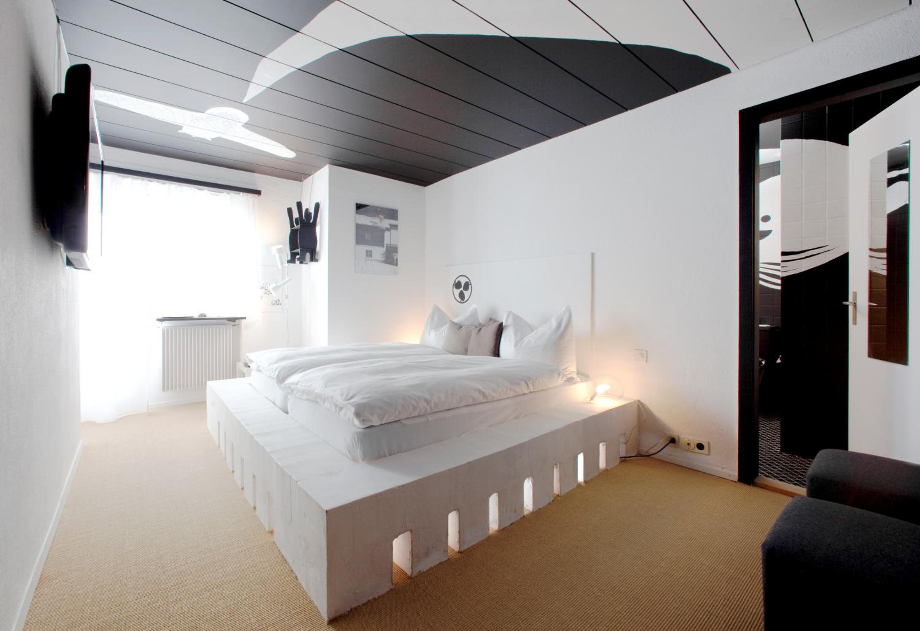 Double Room with Balcony - Photo 25