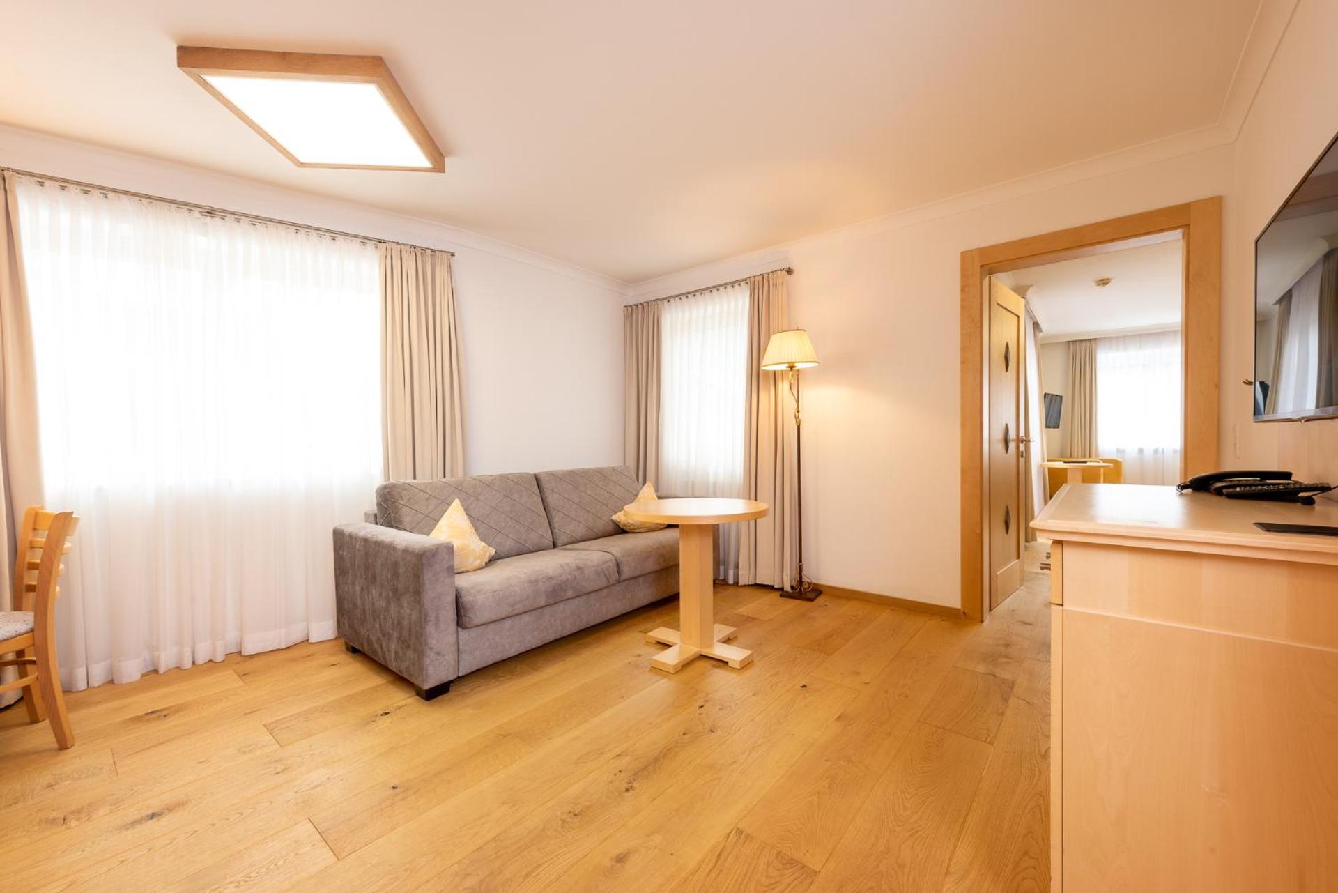 Junior Suite with Balcony photo 3